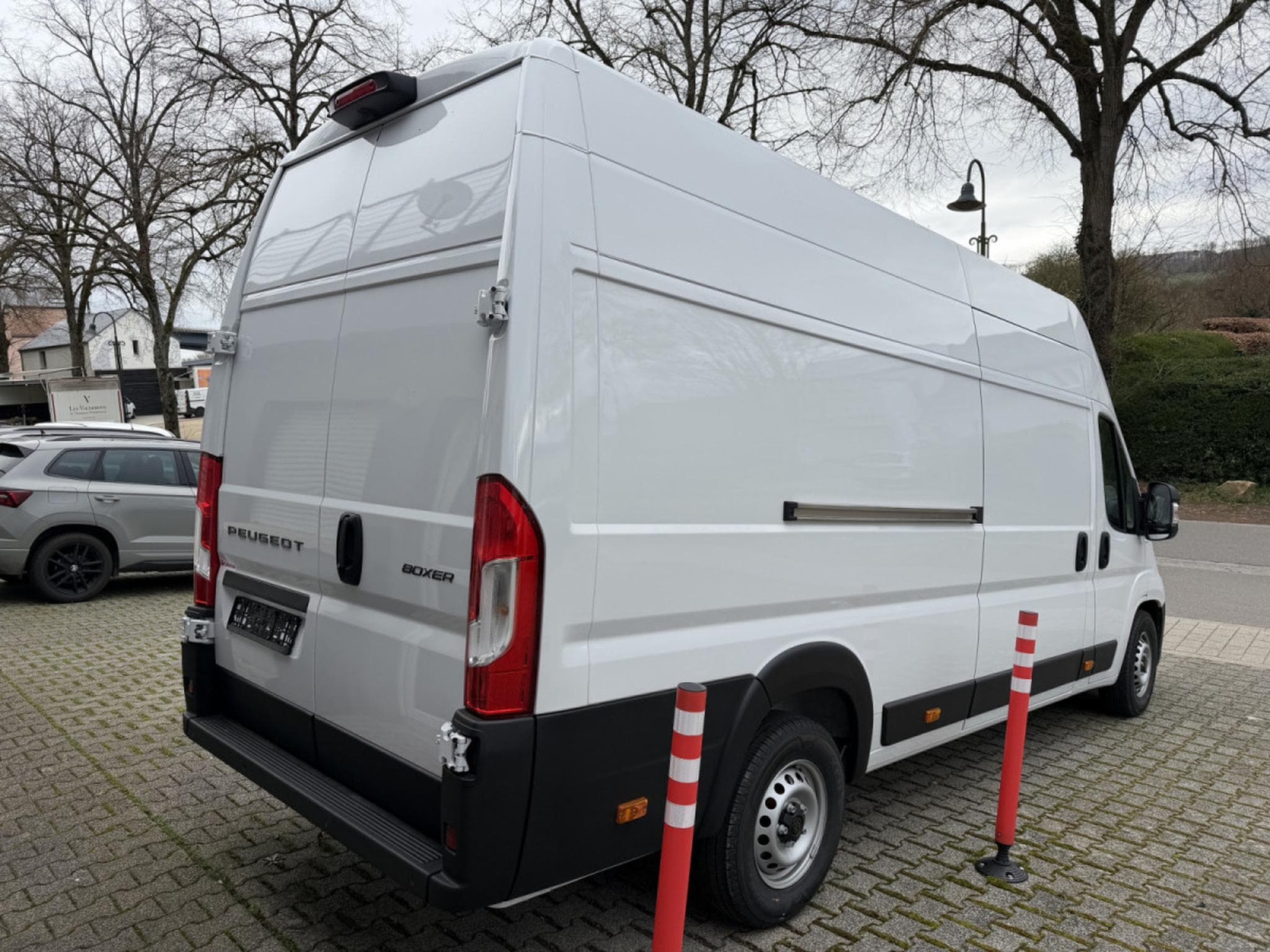 Peugeot Boxer 2.2 BlueHDI EAT8 190 L4H3 335 (2026) - Photo 6