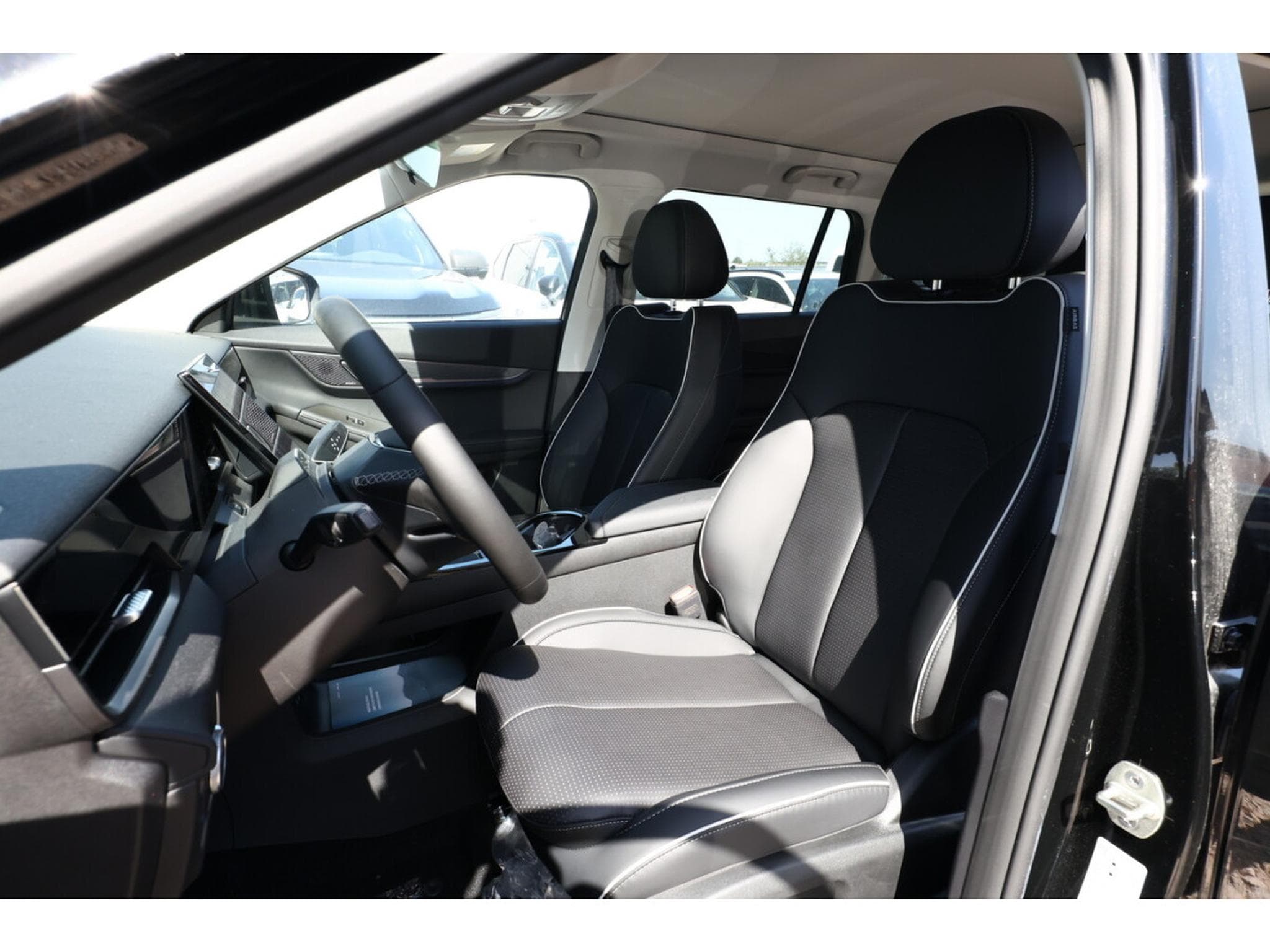 Jaecoo 5 1.6 T-GDI 145  AUTO Exclusive (2026) - Foto 6