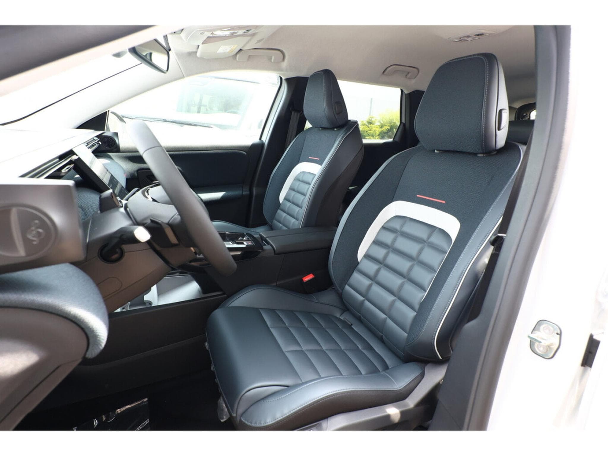 Citroën C5 Aircross 1.2 145 Hybrid Auto Max (2026) - Foto 7