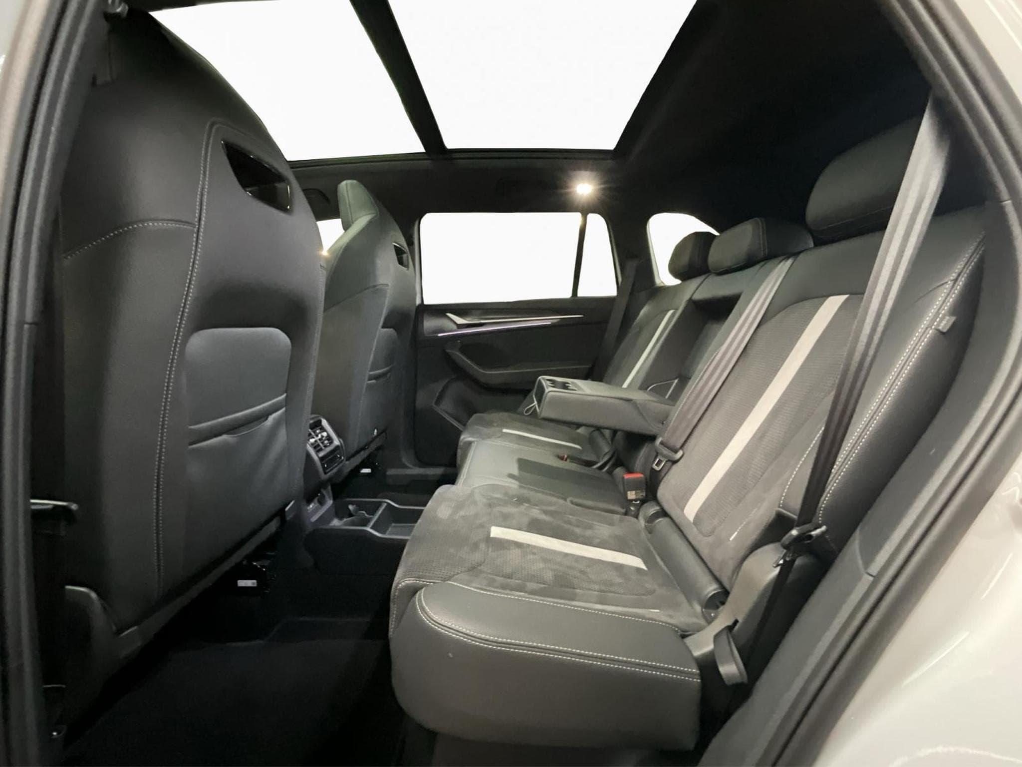 Skoda Kodiaq Sportsline+PHEV+DSG+Simply-Clever+LM20+AHK (2025) - Foto 16
