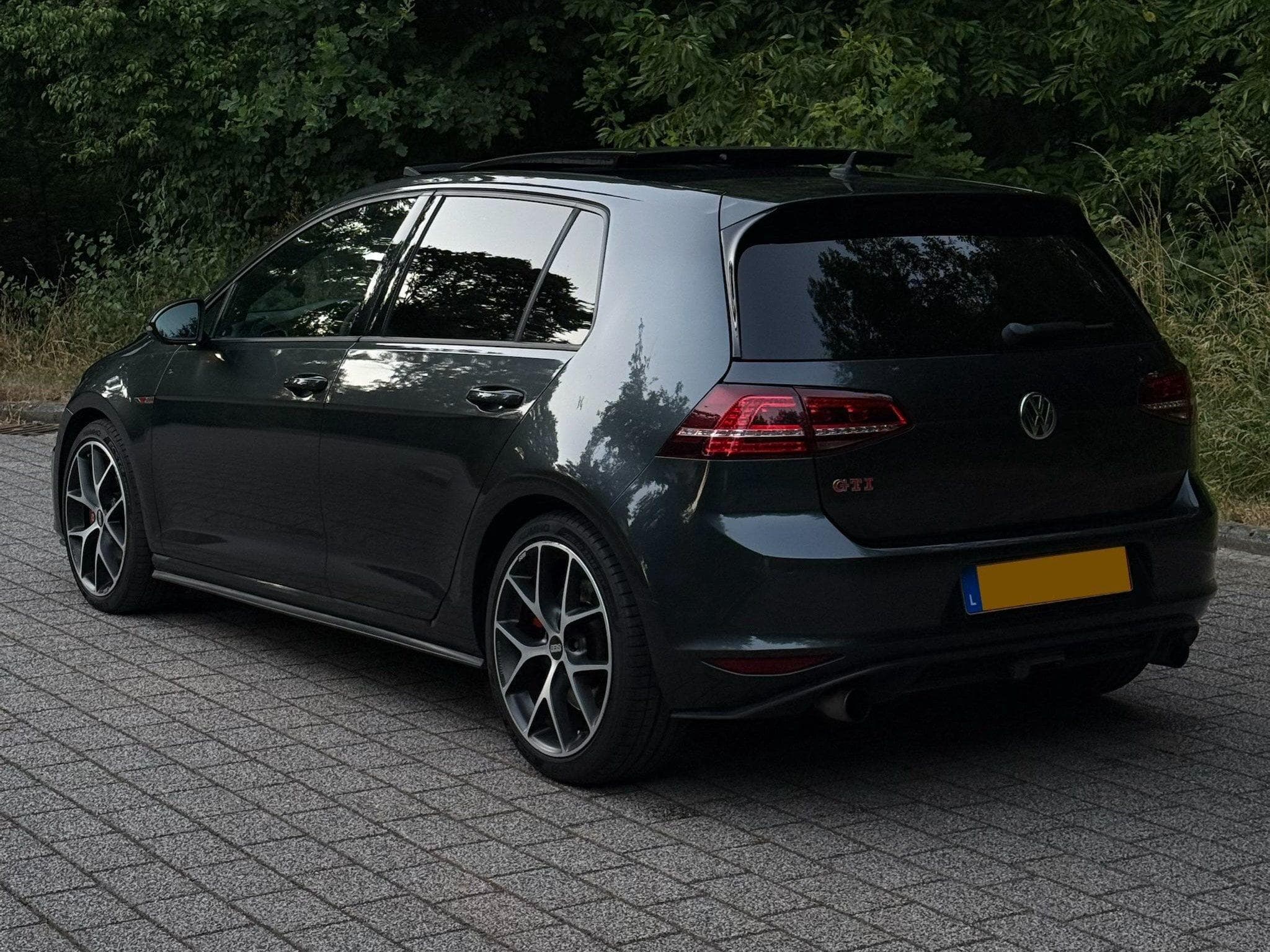 VW Golf VII GTI Performance (2017) - Photo 2
