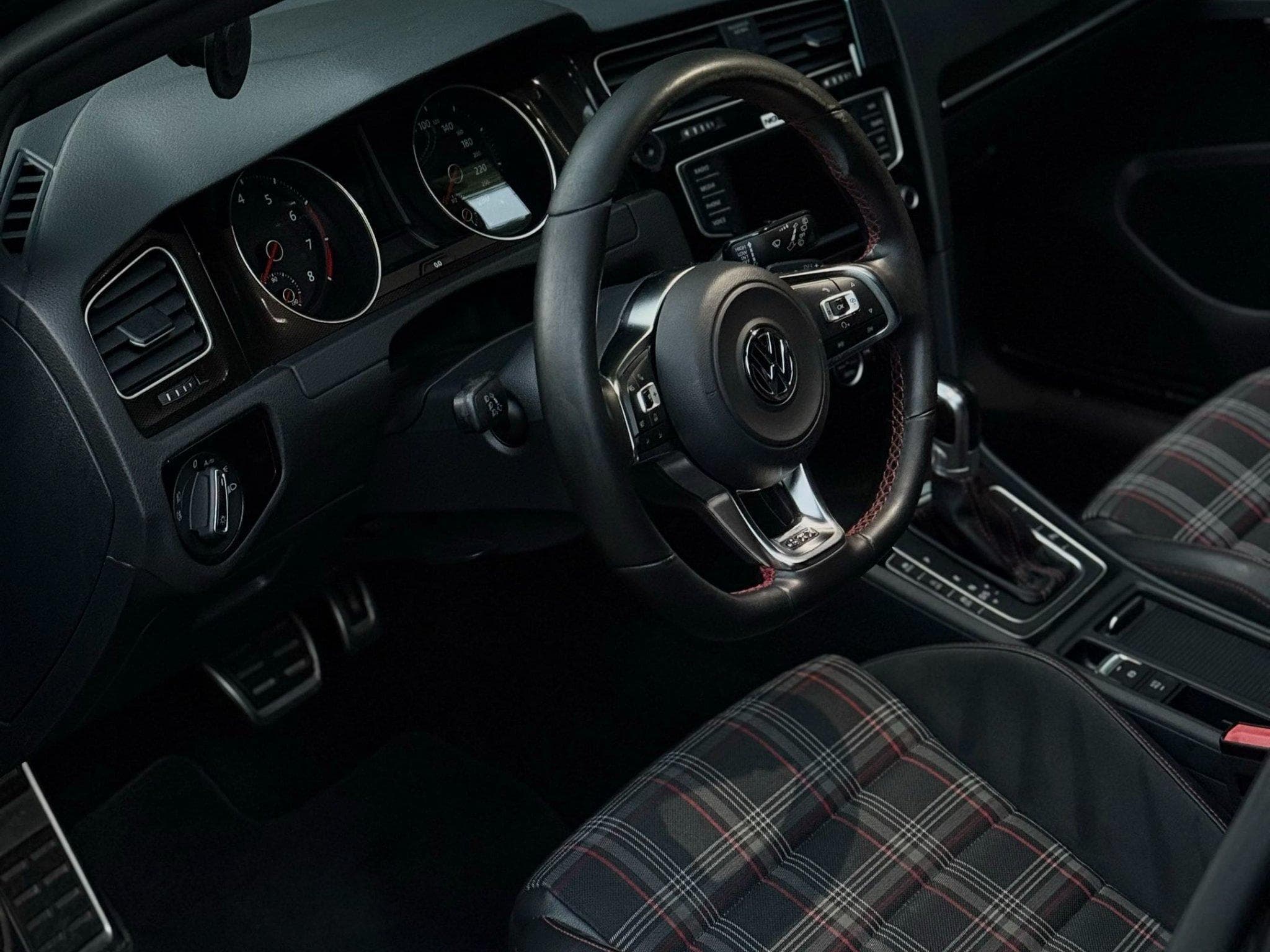 VW Golf VII GTI Performance (2017) - Photo 4