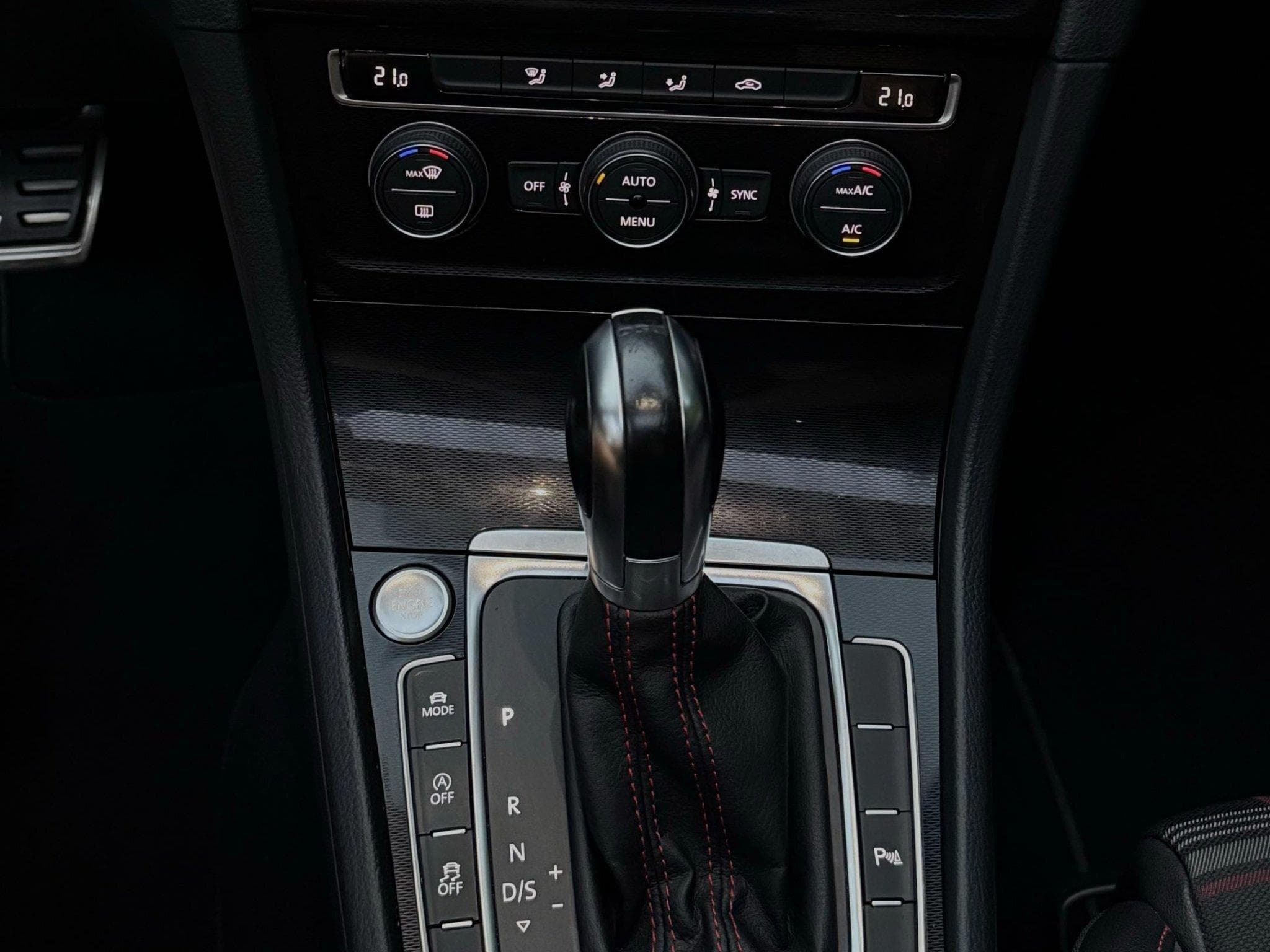 VW Golf VII GTI Performance (2017) - Photo 8