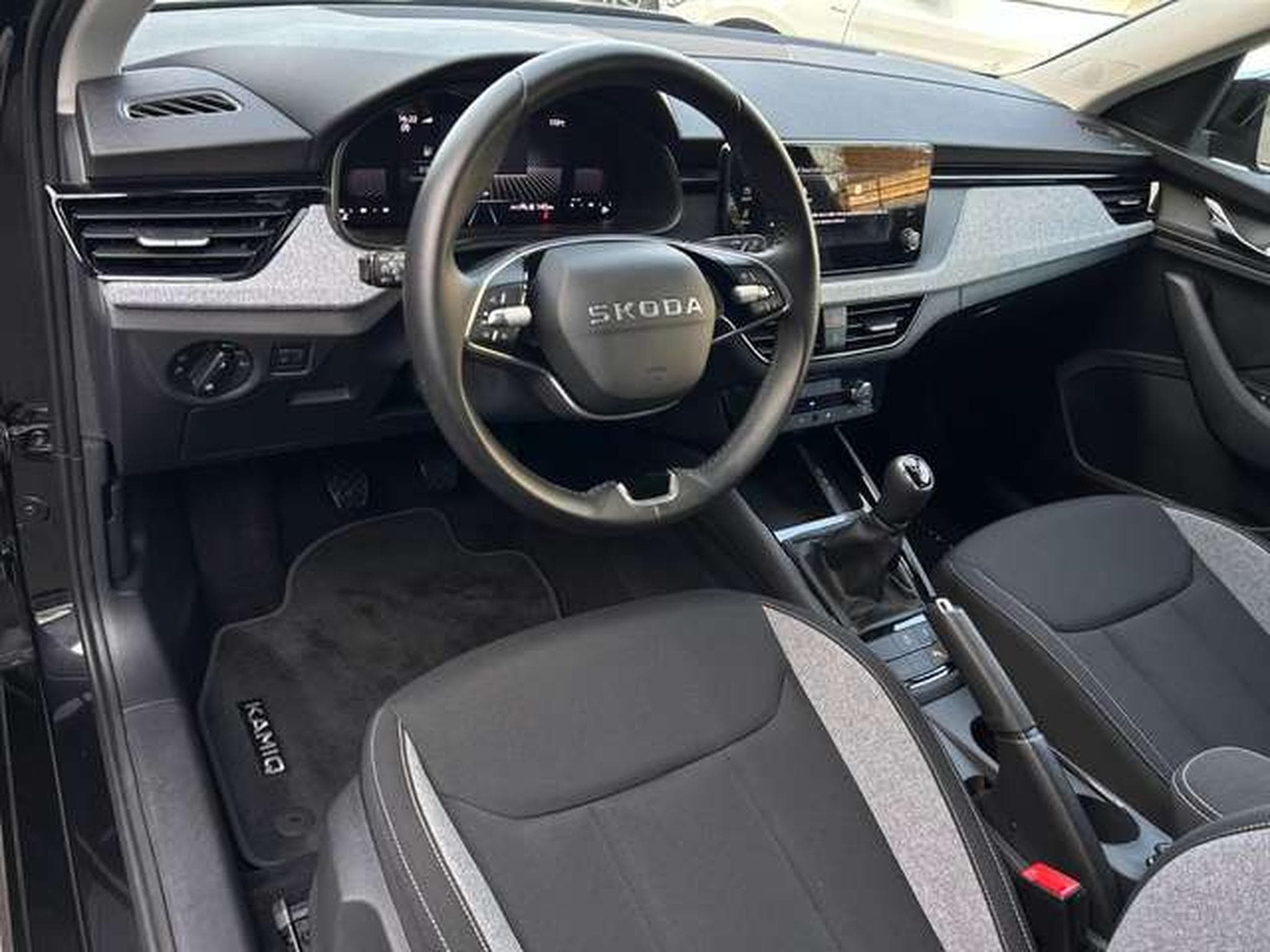 Skoda Kamiq 1.0 TSI 116 EDITION PACK BLACK (2025) - Photo 12