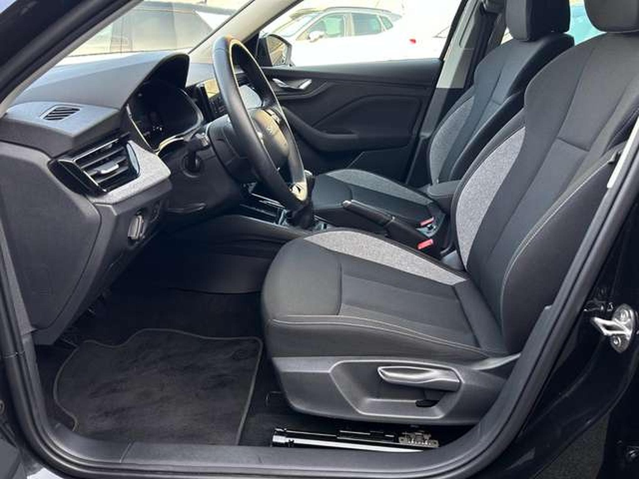 Skoda Kamiq 1.0 TSI 116 EDITION PACK BLACK (2025) - Photo 13