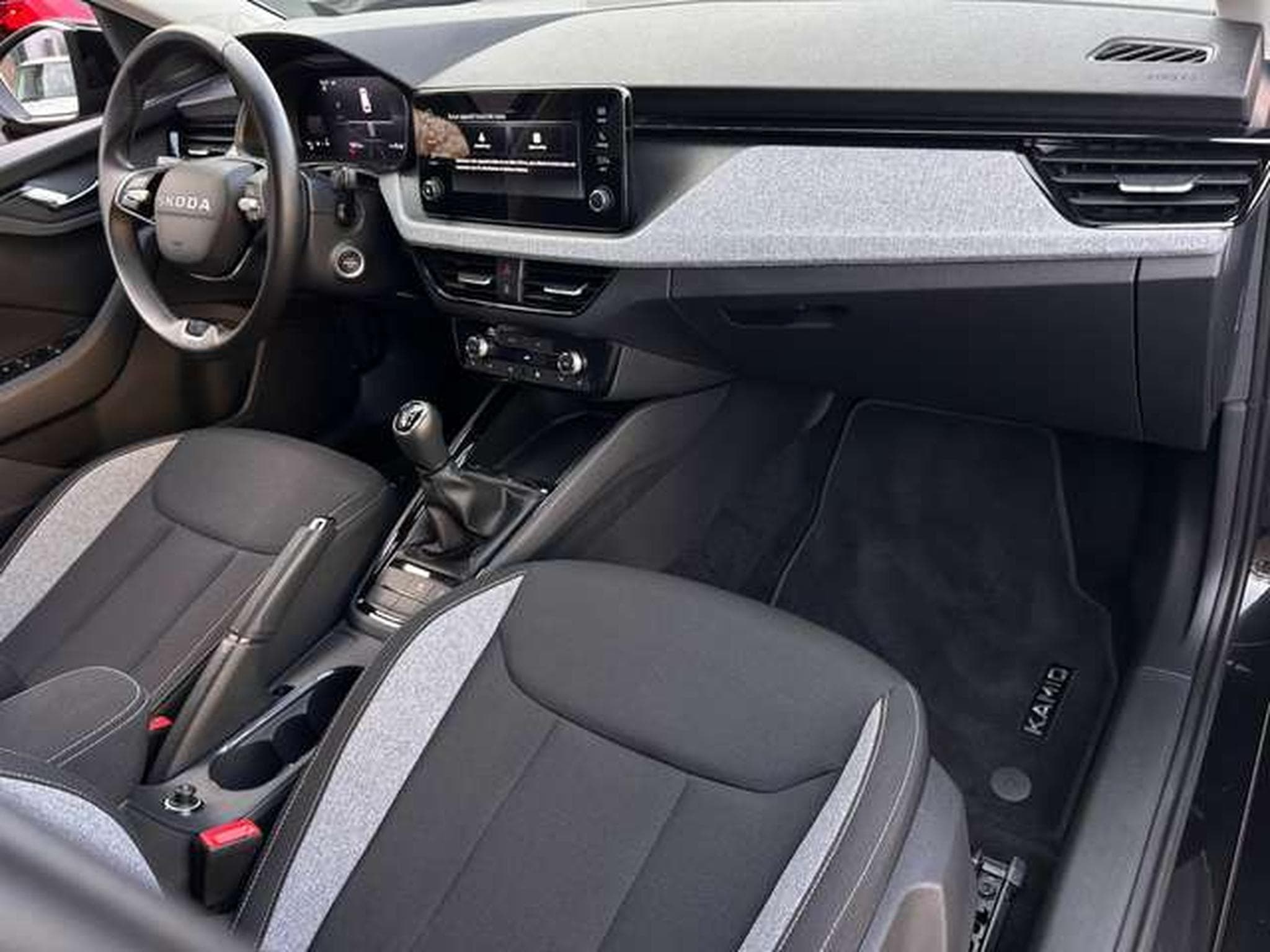 Skoda Kamiq 1.0 TSI 116 EDITION PACK BLACK (2025) - Photo 15