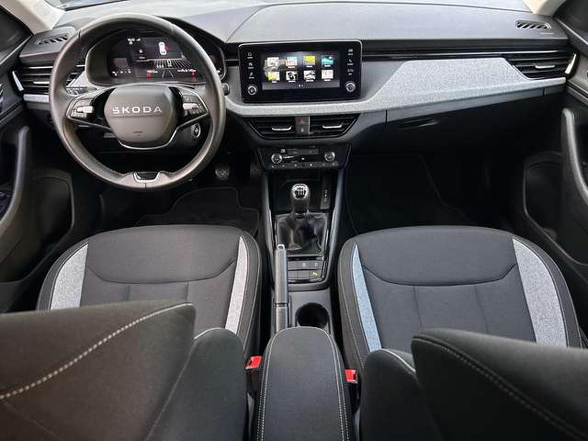 Skoda Kamiq 1.0 TSI 116 EDITION PACK BLACK (2025) - Photo 3