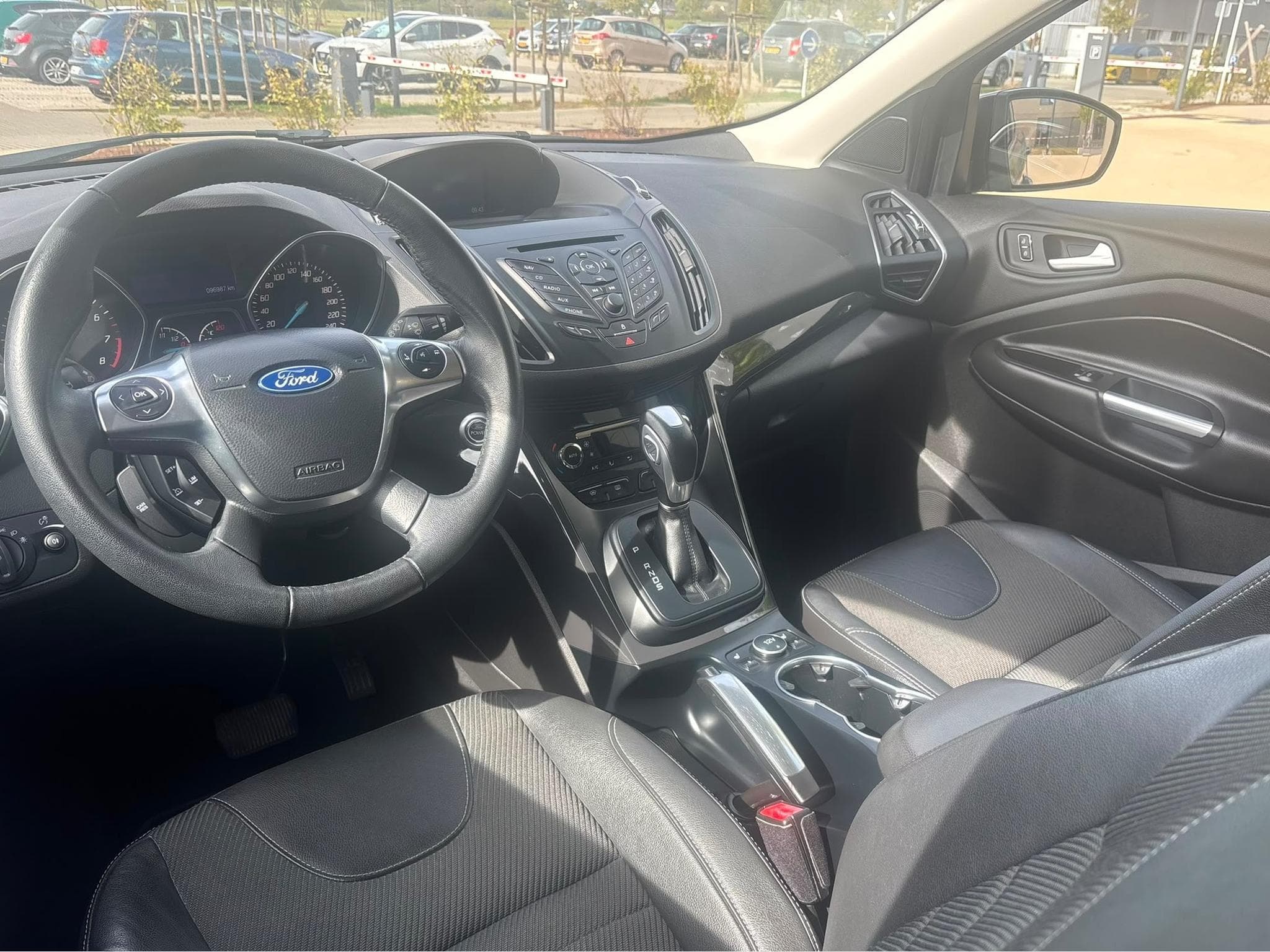 Ford Kuga Ford KUGA 4x4 1.6  Titanium  AUTOMATIQUE (2013) - Photo 2