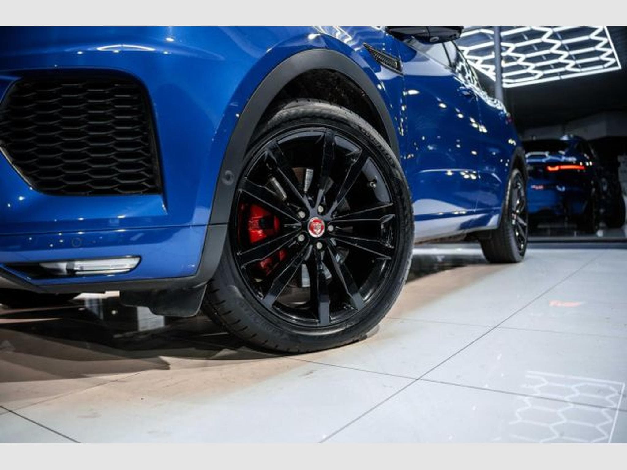 Jaguar E-Pace E-Pace 2.0 D R-Dynamic SE AWD NAVI MATRIX PANO (2019) - Photo 3