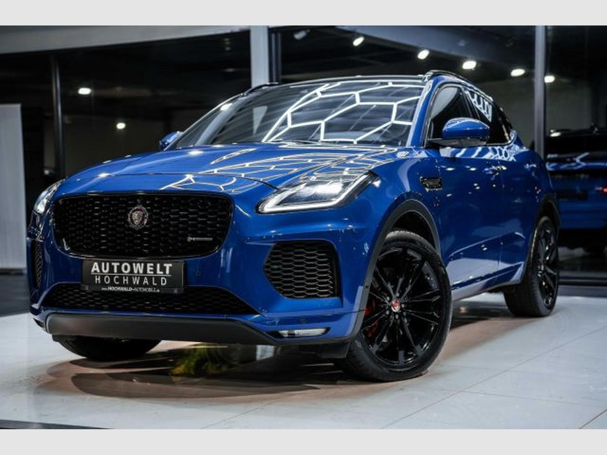 Jaguar E-Pace E-Pace 2.0 D R-Dynamic SE AWD NAVI MATRIX PANO (2019) - Photo 2
