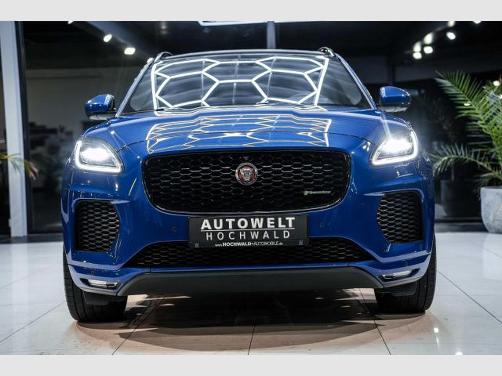 Jaguar E-Pace E-Pace 2.0 D R-Dynamic SE AWD NAVI MATRIX PANO (2019) - Photo 5