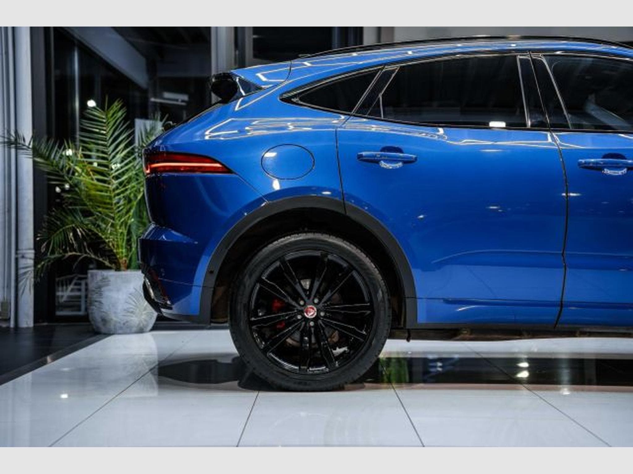 Jaguar E-Pace E-Pace 2.0 D R-Dynamic SE AWD NAVI MATRIX PANO (2019) - Photo 8