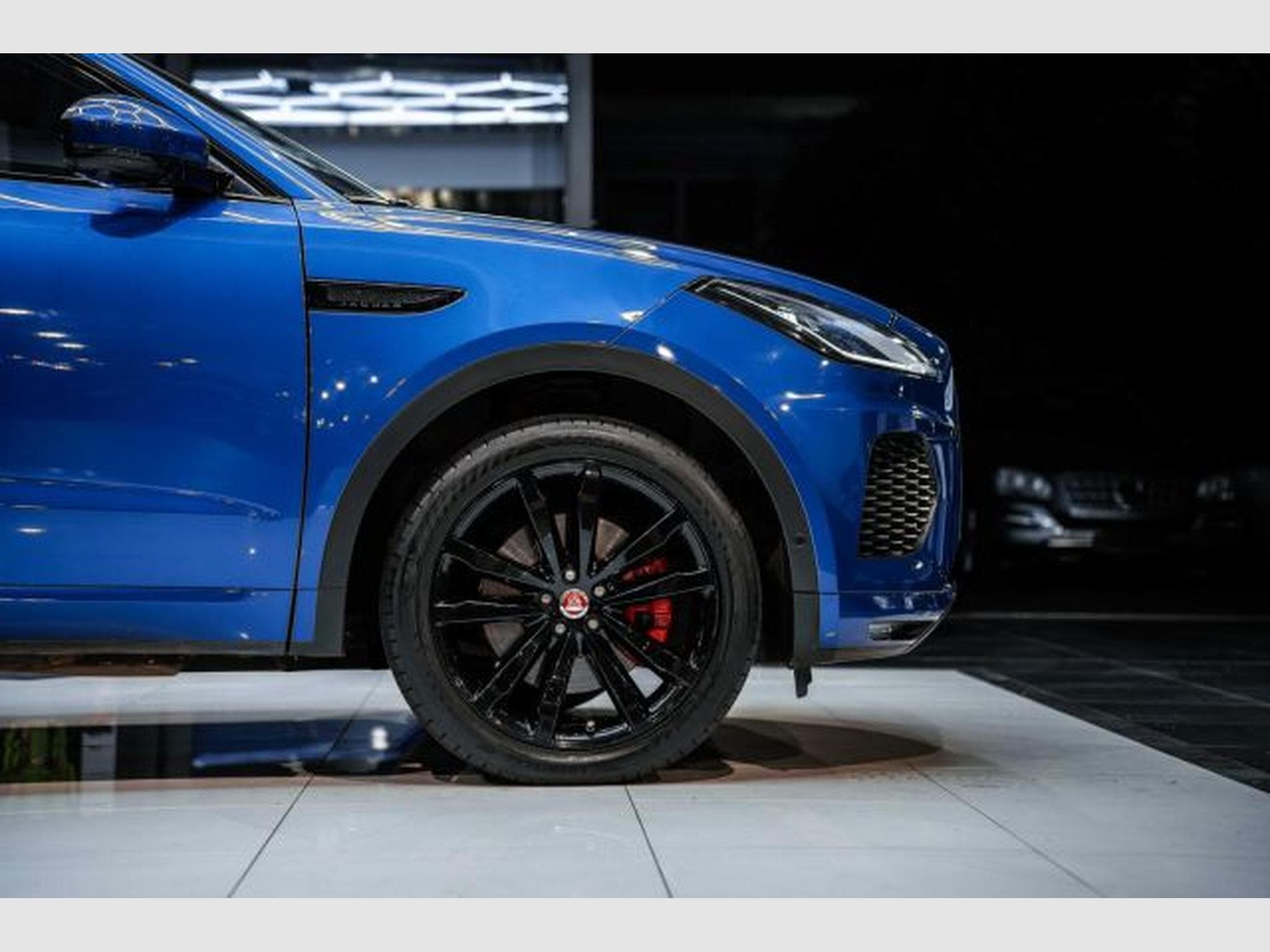 Jaguar E-Pace E-Pace 2.0 D R-Dynamic SE AWD NAVI MATRIX PANO (2019) - Photo 9