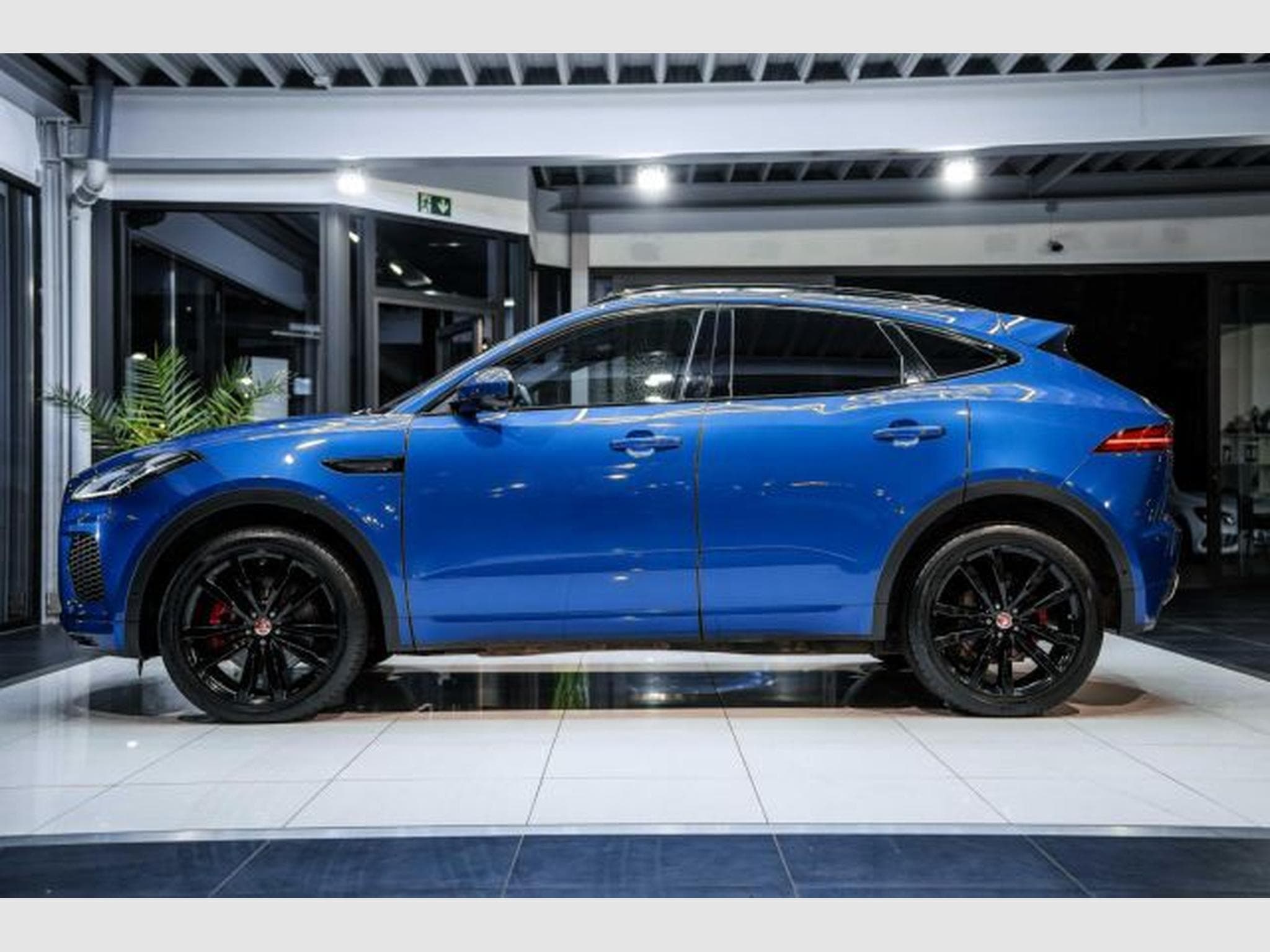 Jaguar E-Pace E-Pace 2.0 D R-Dynamic SE AWD NAVI MATRIX PANO (2019) - Photo 11