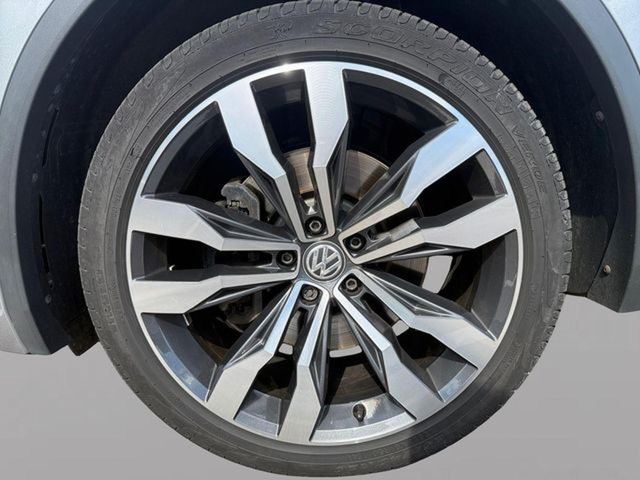 VW Tiguan Tiguan Allspace Highline R-Line, Pano., 7-Sitzer (2021) - Photo 10