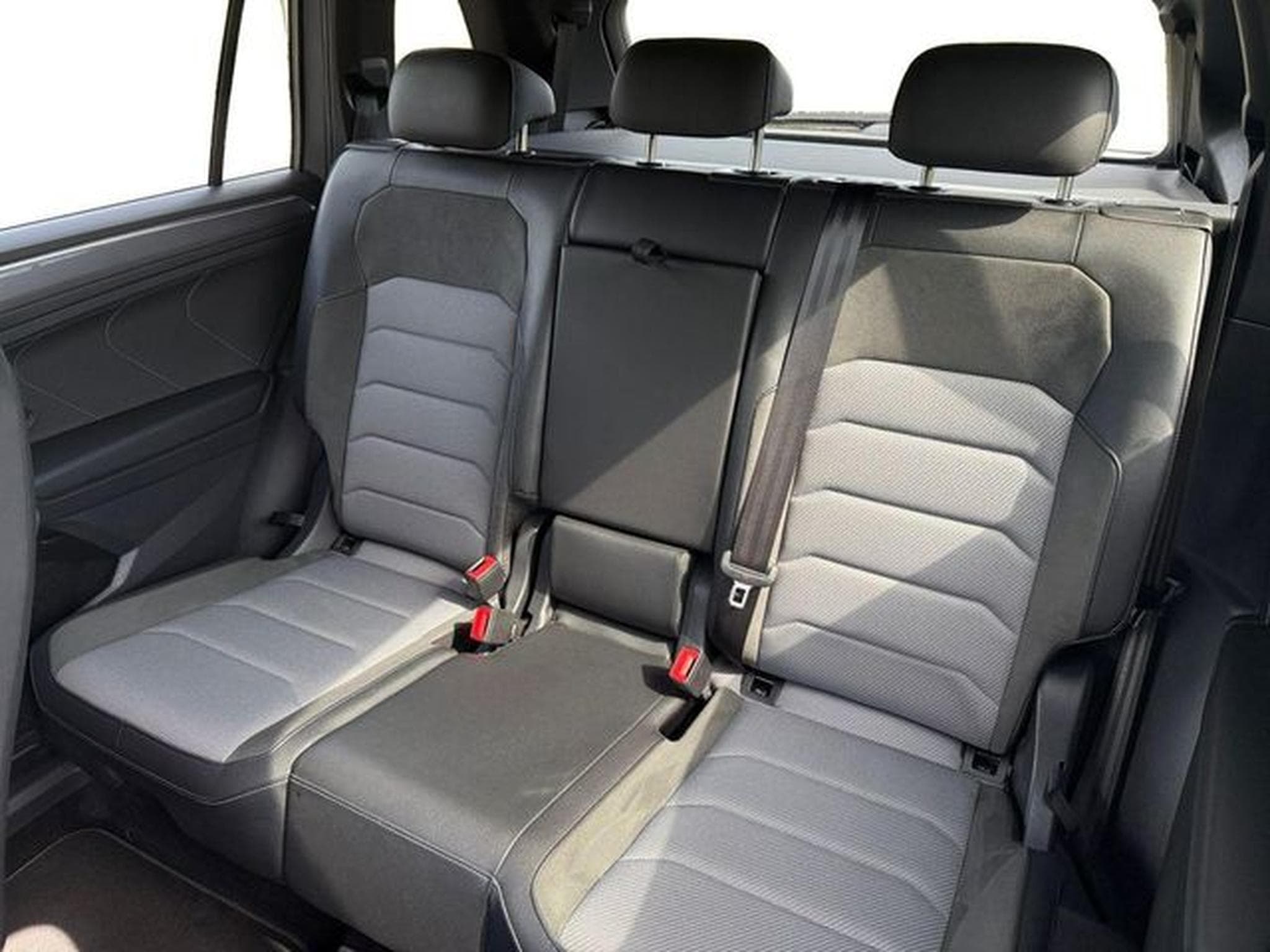 VW Tiguan Tiguan Allspace Highline R-Line, Pano., 7-Sitzer (2021) - Photo 13