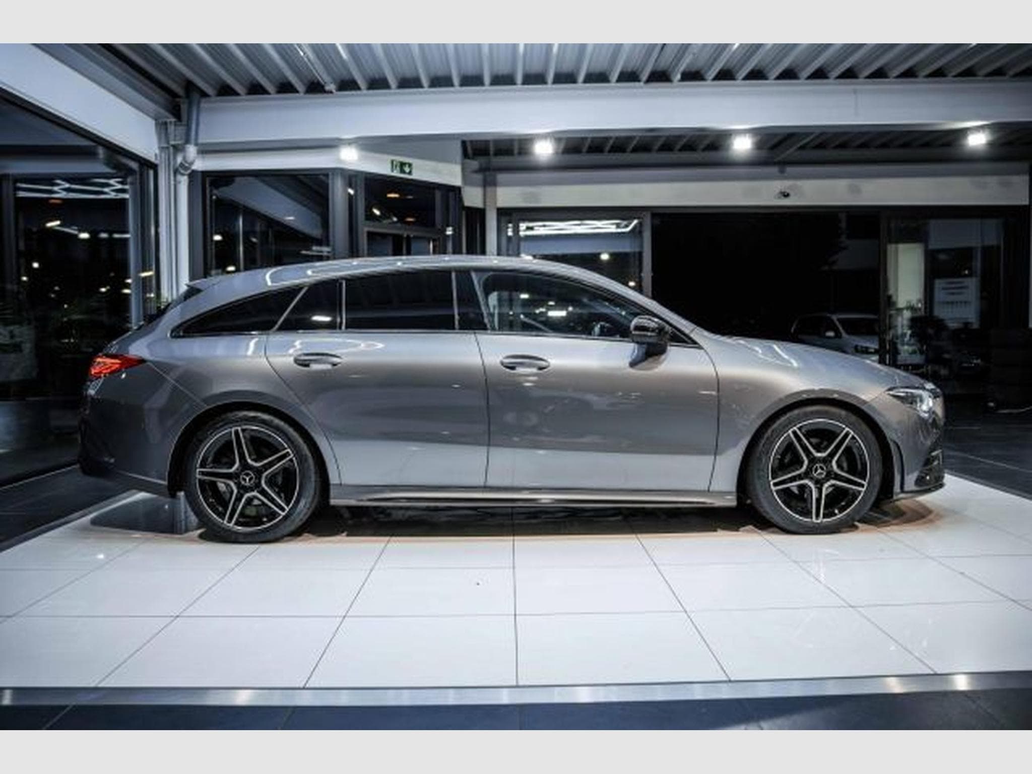Mercedes CLA 180 CLA 180 Shooting Brake AMG Line 7G-DCT NAVI LED (2021) - Photo 7