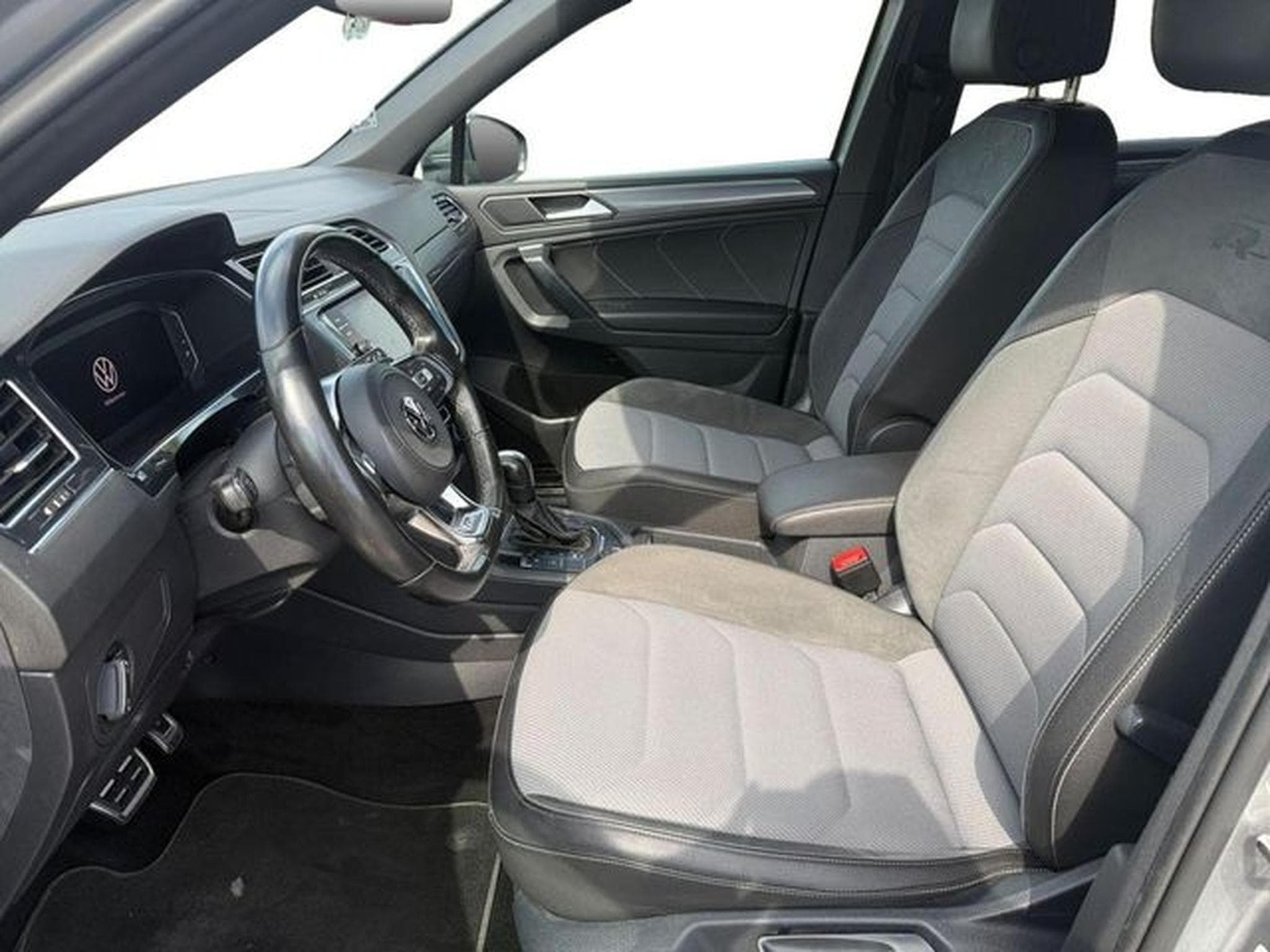 VW Tiguan Tiguan Allspace Highline R-Line, Pano., 7-Sitzer (2021) - Photo 11