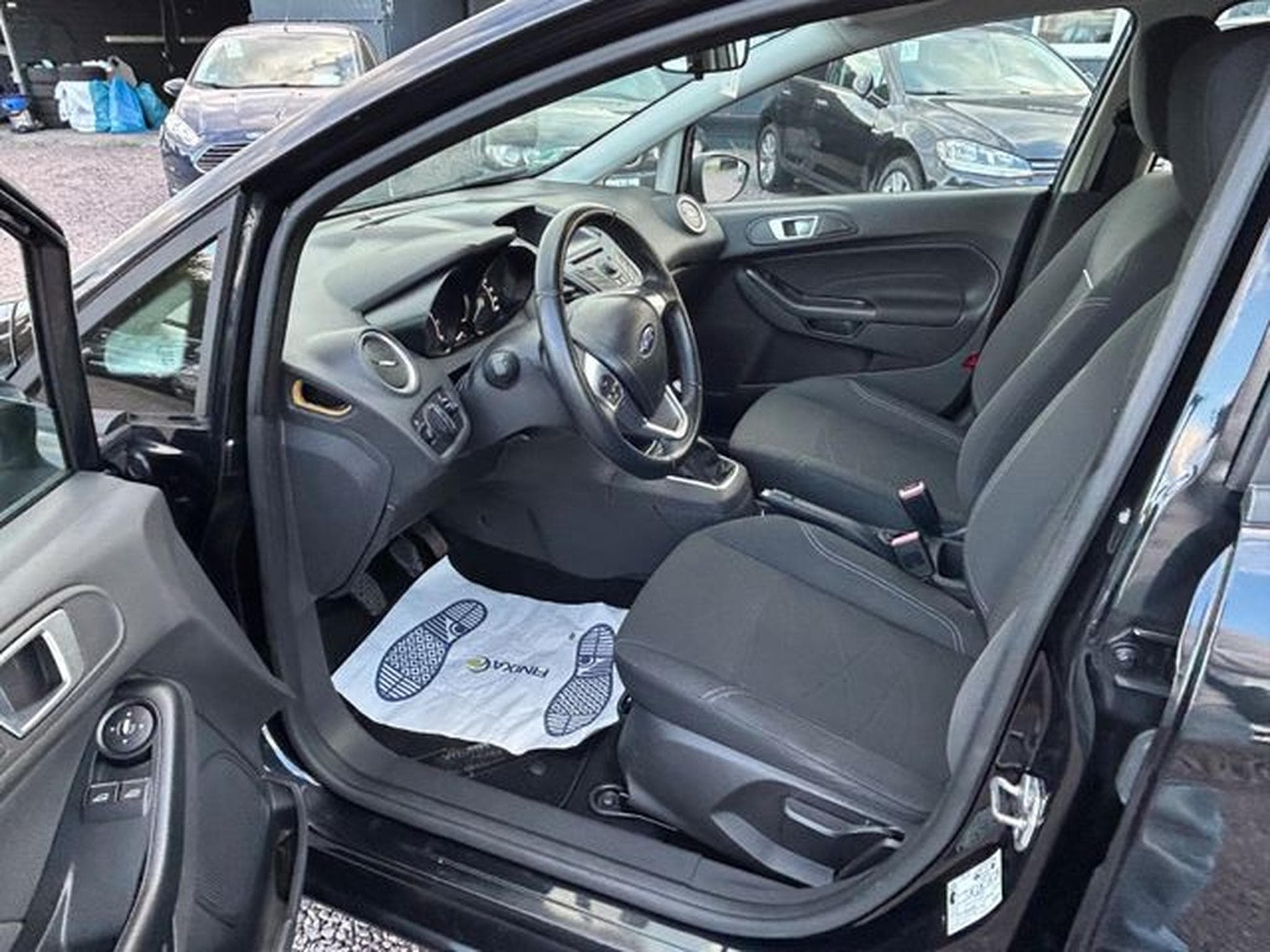 Ford Fiesta Fiesta Trend *Klima*Zahnriemen Neu*TÜV Neu* (2013) - Photo 7