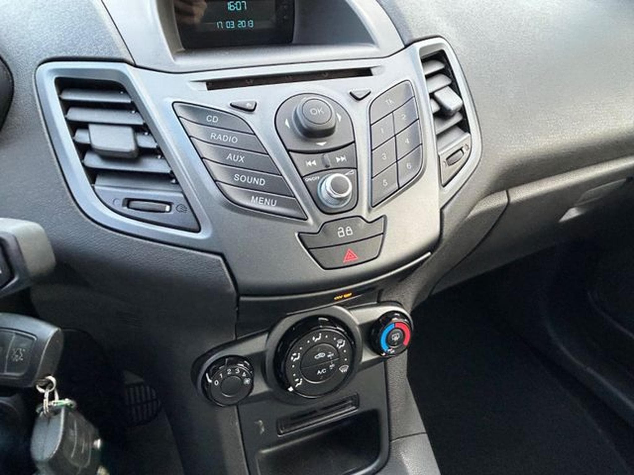 Ford Fiesta Fiesta Trend *Klima*Zahnriemen Neu*TÜV Neu* (2013) - Photo 12