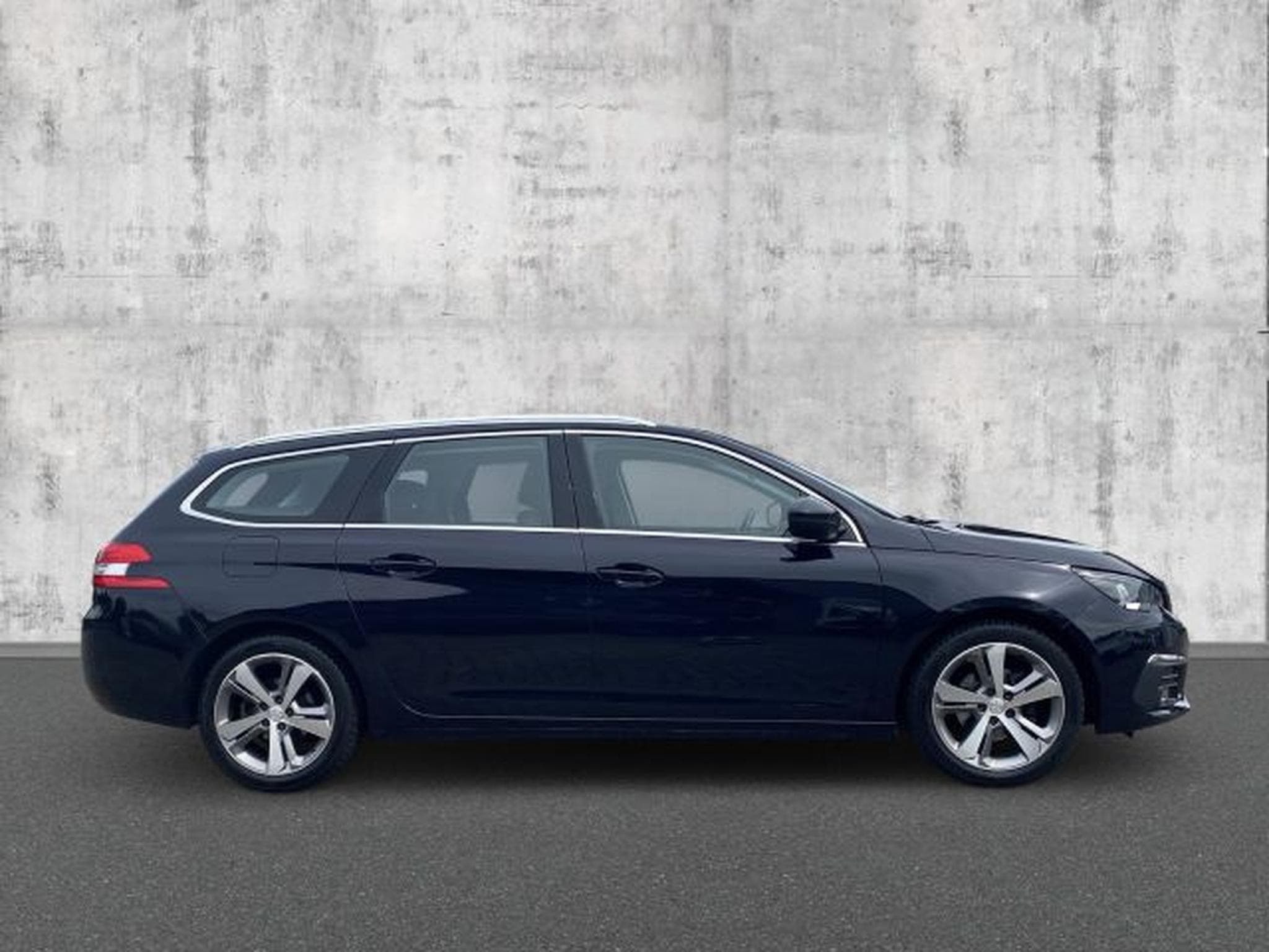 Peugeot 308 308 SW 1.5 Blue HDi Allure NAVI LED RFK SHZG GRA (2019) - Foto 6