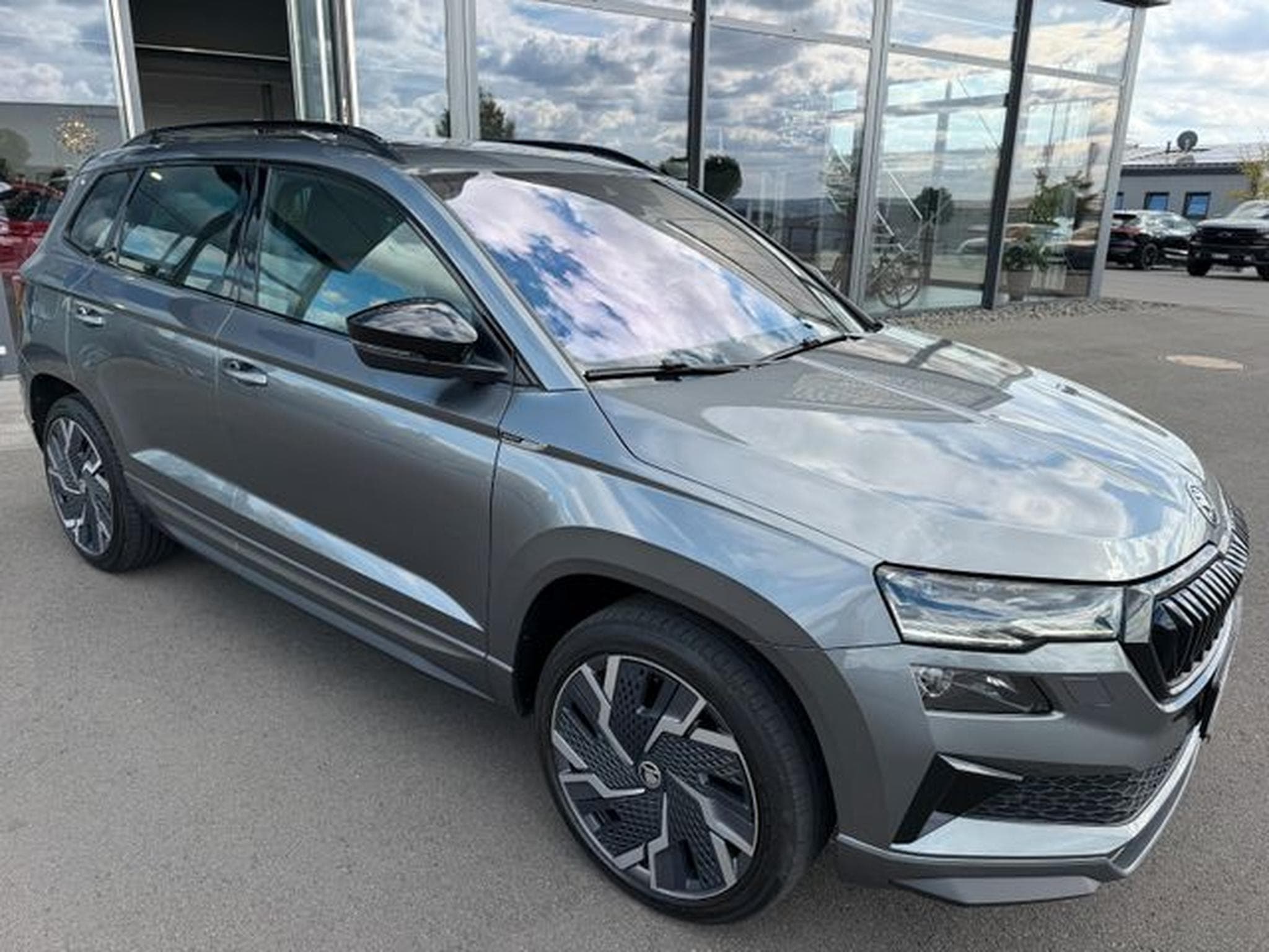 Skoda Karoq Karoq 2,0TDi Sportline 4x4 Leder 19" Pano AHK (2023) - Photo 4