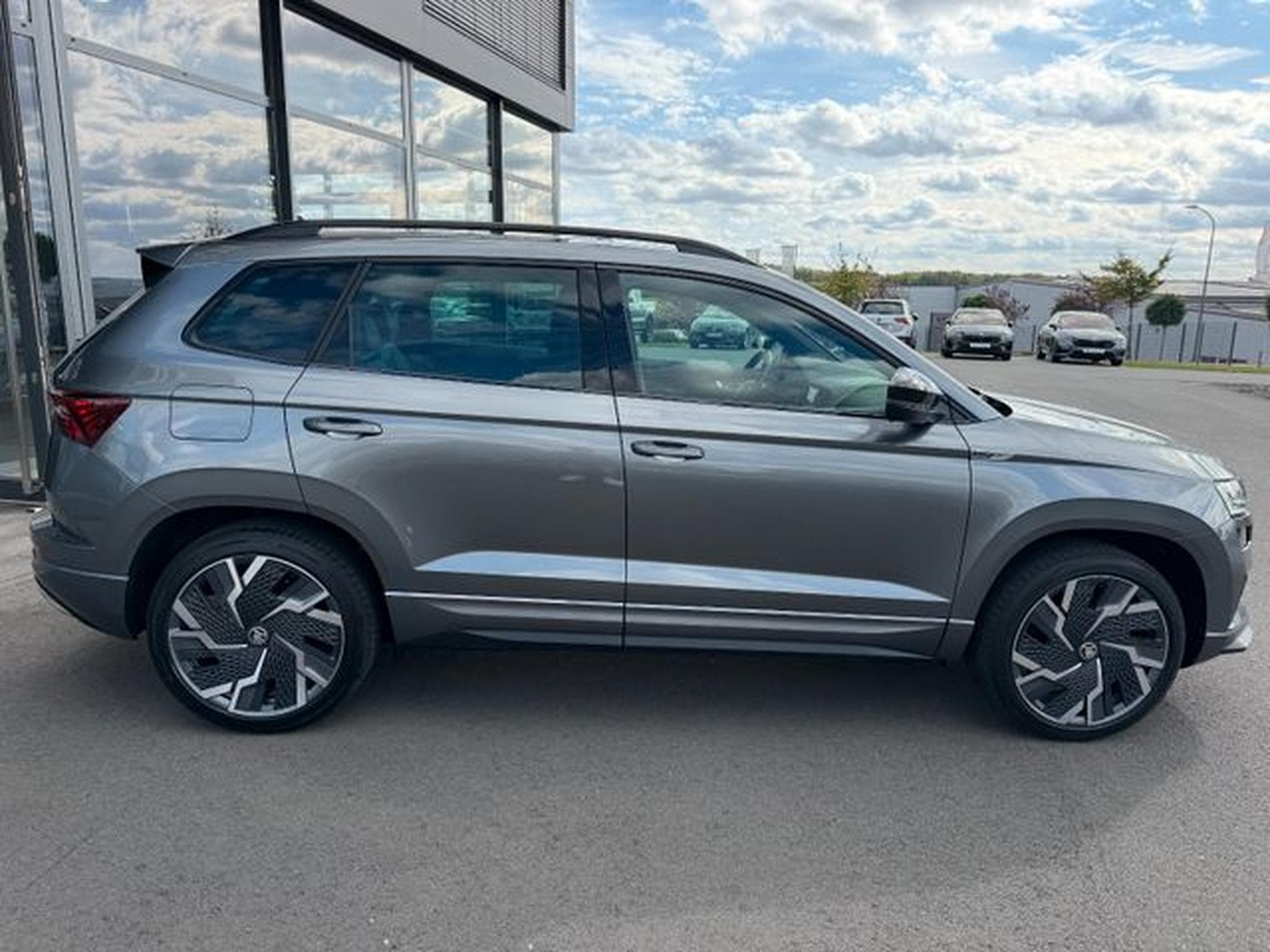 Skoda Karoq Karoq 2,0TDi Sportline 4x4 Leder 19" Pano AHK (2023) - Photo 6
