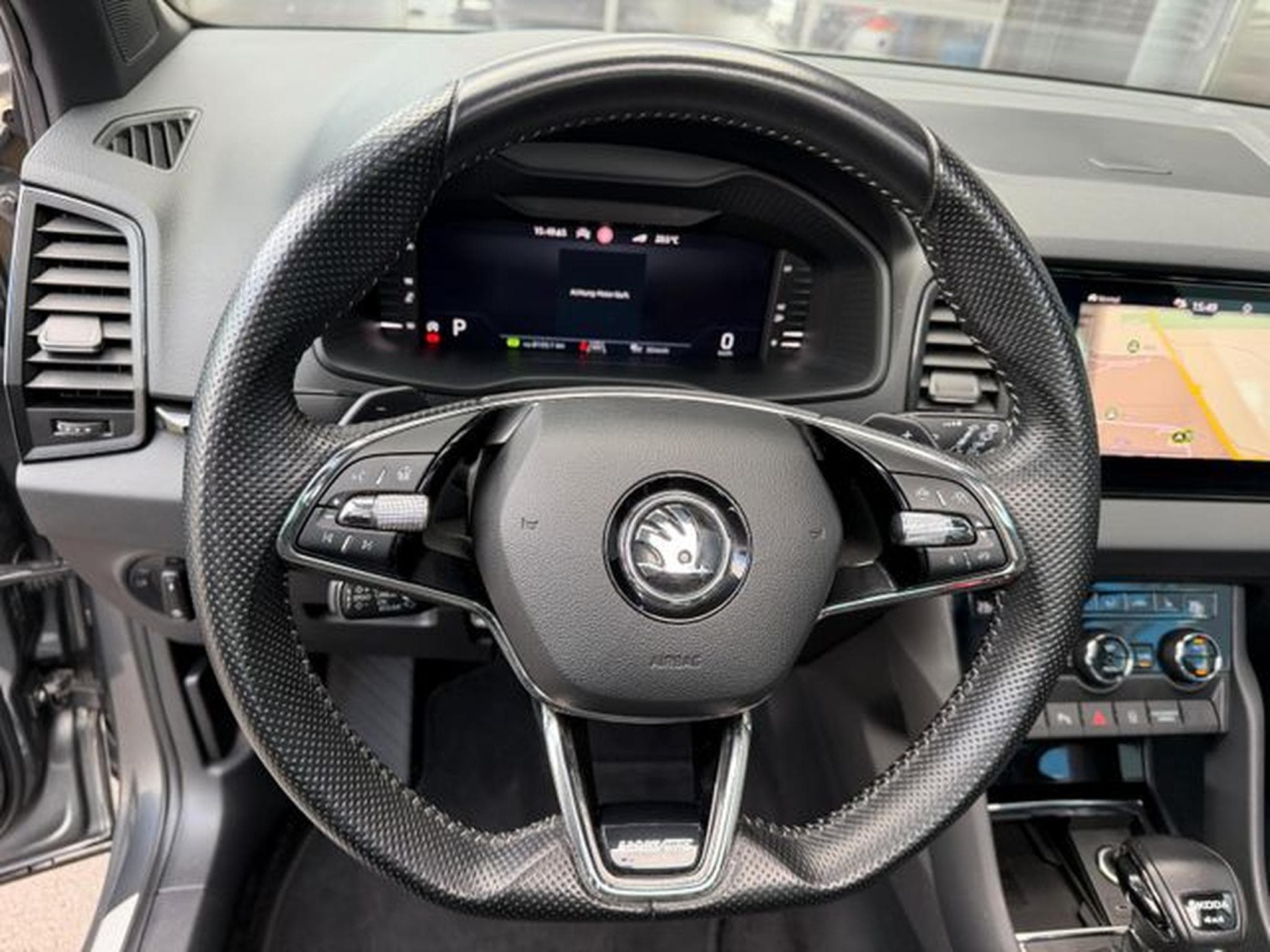 Skoda Karoq Karoq 2,0TDi Sportline 4x4 Leder 19" Pano AHK (2023) - Photo 13