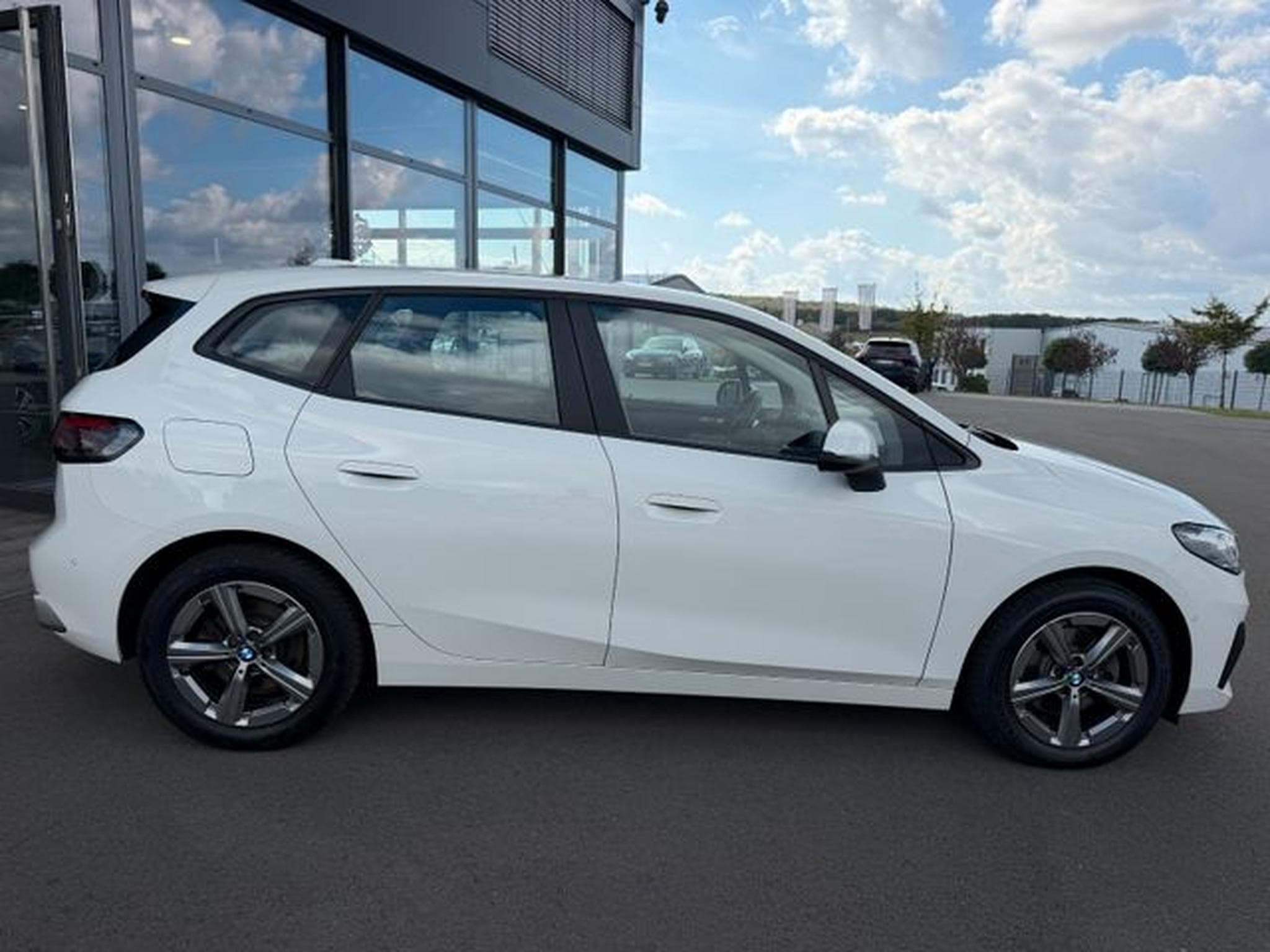 BMW 218 218d ActiveTourer A/T AHK Kamera Navi Sitzheiz. (2022) - Photo 4