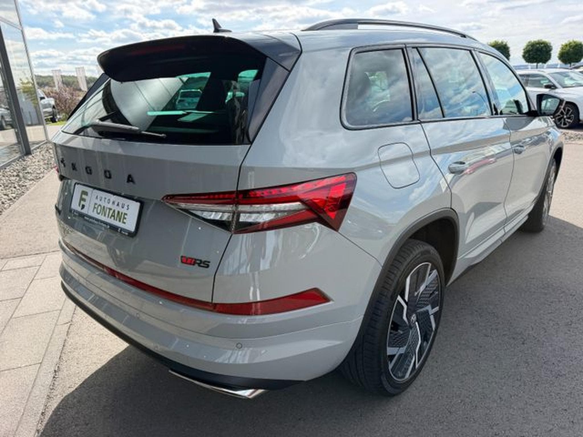 Skoda Kodiaq Kodiaq 2,0TSi RS 4x4 Leder Kühlung 360° DCC Can (2024) - Foto 7