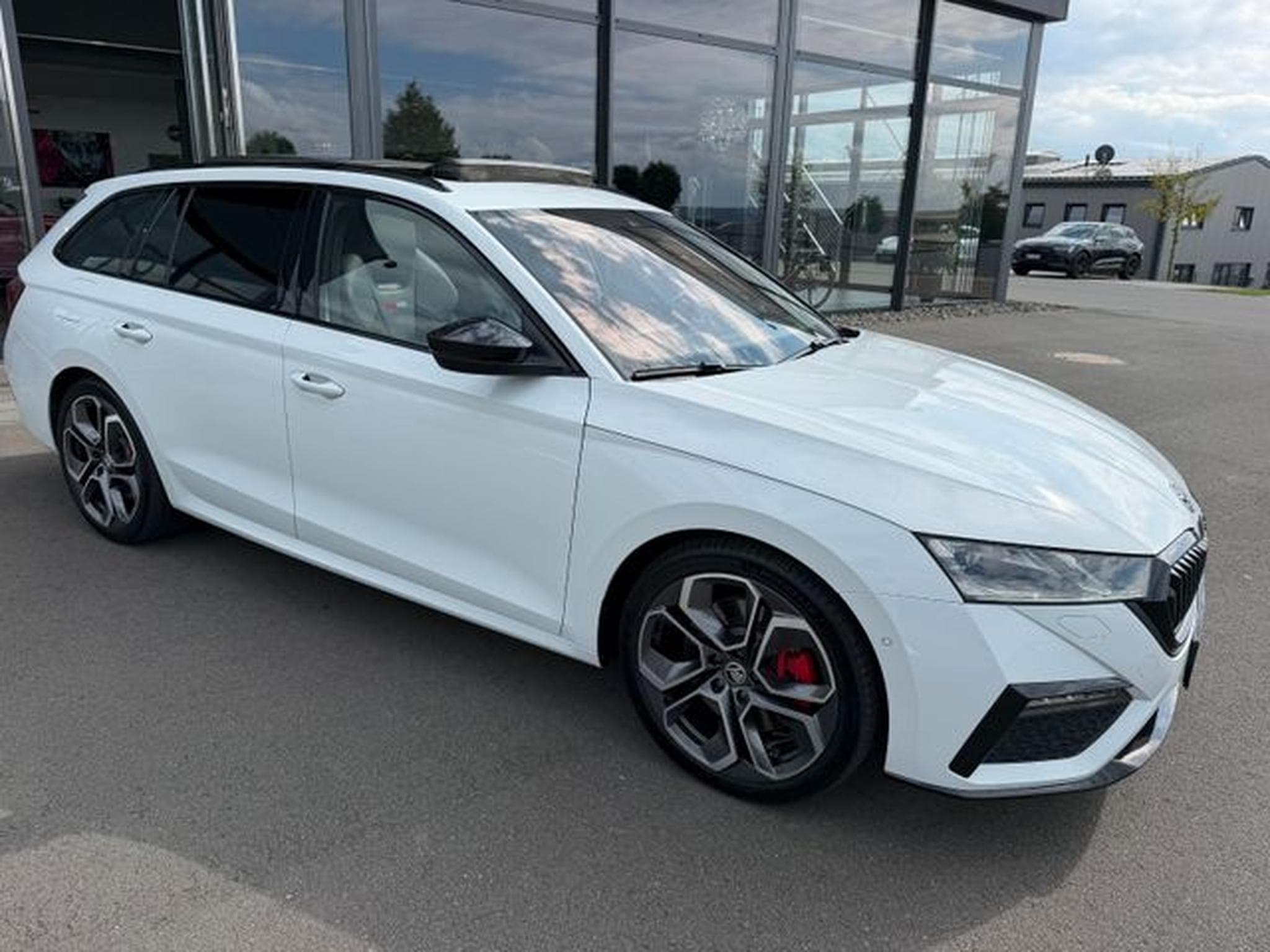 Skoda Octavia Octavia Kombi 2,0TSi RS 19" Masssage AHK Standhz (2021) - Foto 4