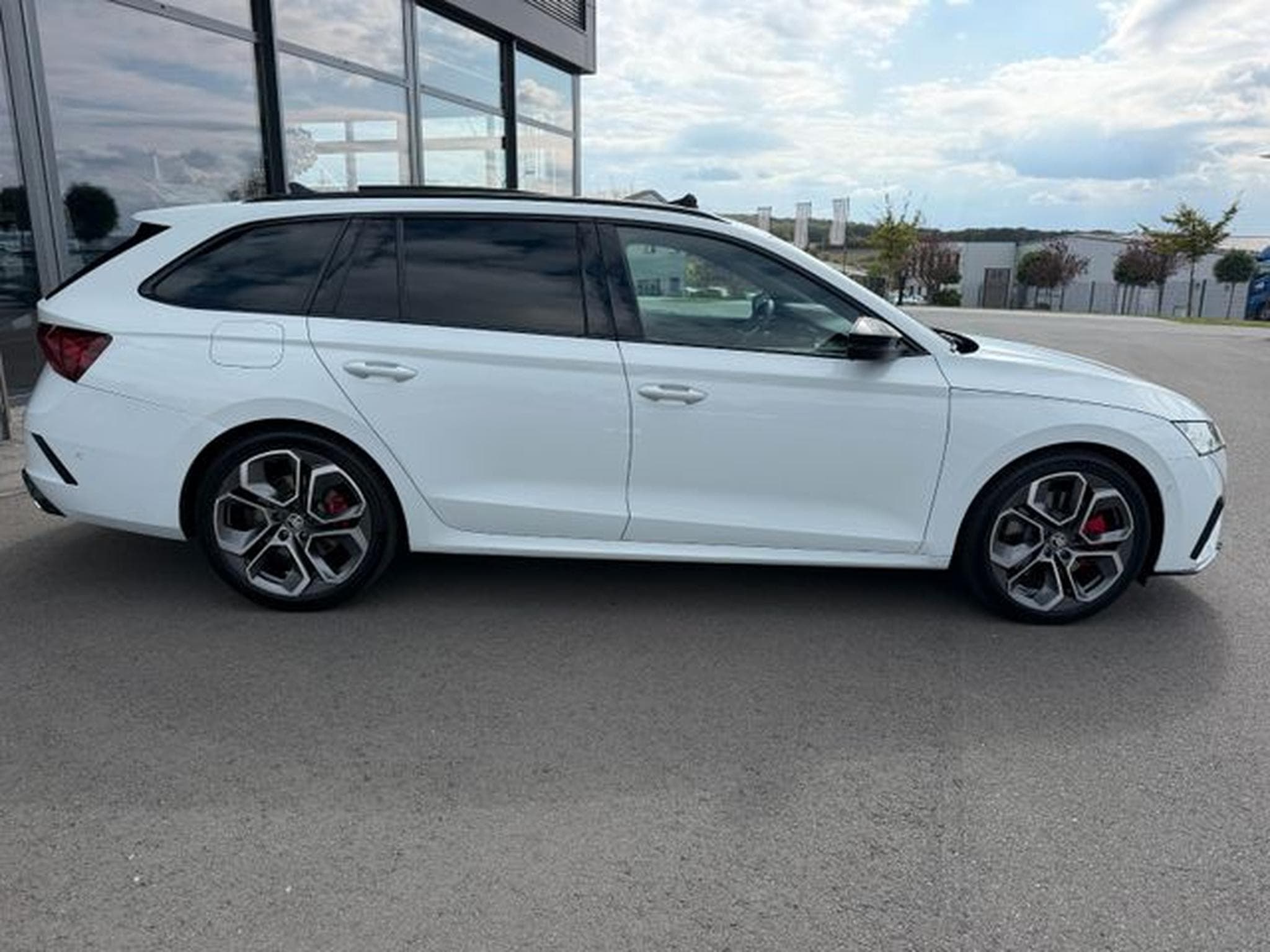 Skoda Octavia Octavia Kombi 2,0TSi RS 19" Masssage AHK Standhz (2021) - Foto 5