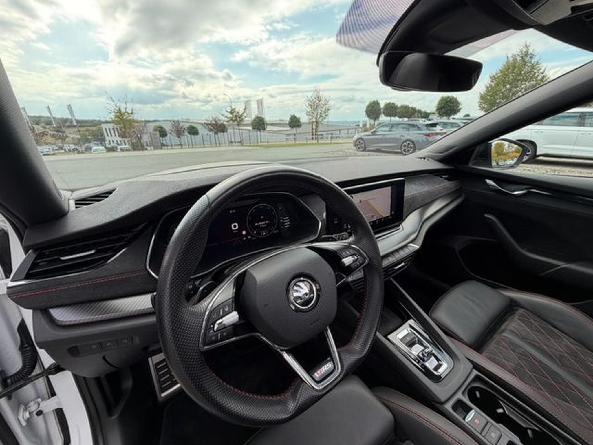 Skoda Octavia Octavia Kombi 2,0TSi RS 19" Masssage AHK Standhz (2021) - Foto 11