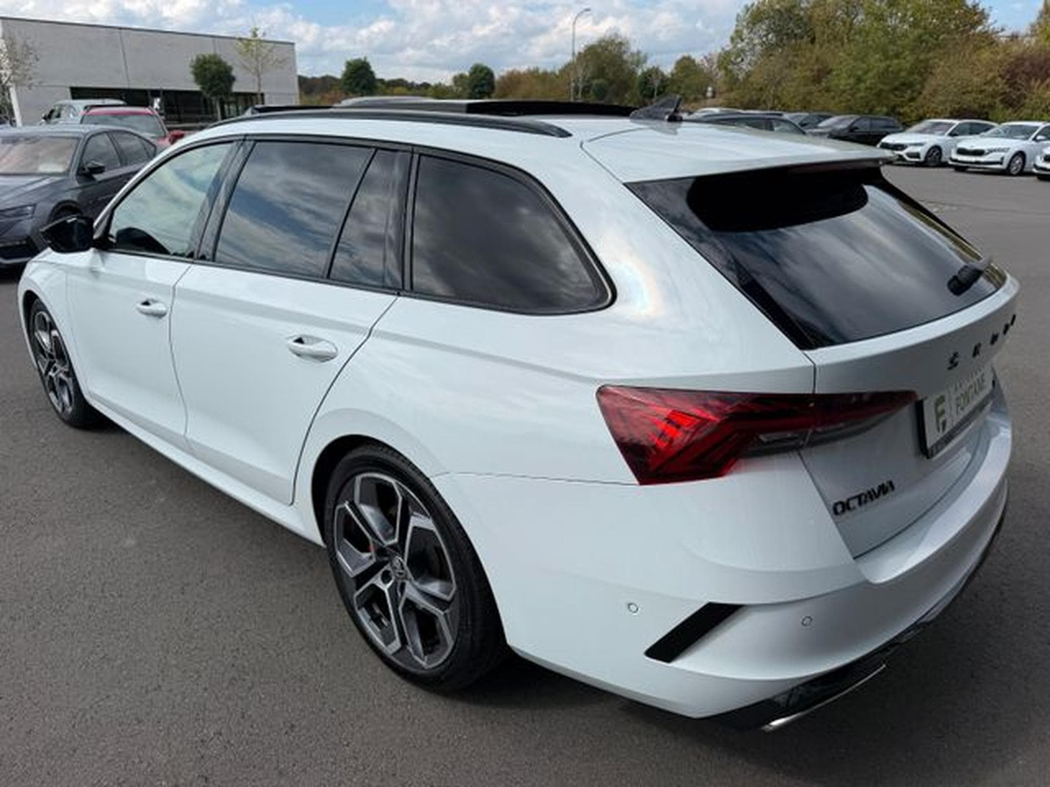 Skoda Octavia Octavia Kombi 2,0TSi RS 19" Masssage AHK Standhz (2021) - Foto 8