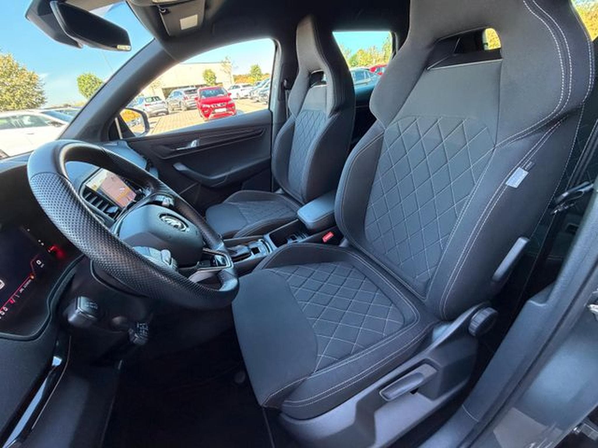Skoda Karoq Karoq 1,5TSi DSG Sportline Matrix Kamera ACC Key (2024) - Foto 10