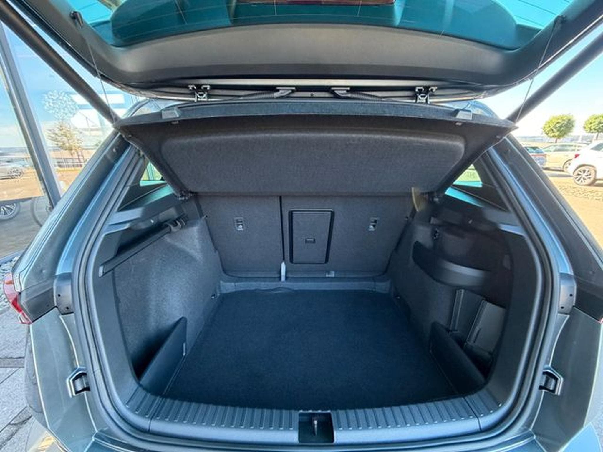 Skoda Karoq Karoq 1,5TSi DSG Sportline Matrix Kamera ACC Key (2024) - Foto 14