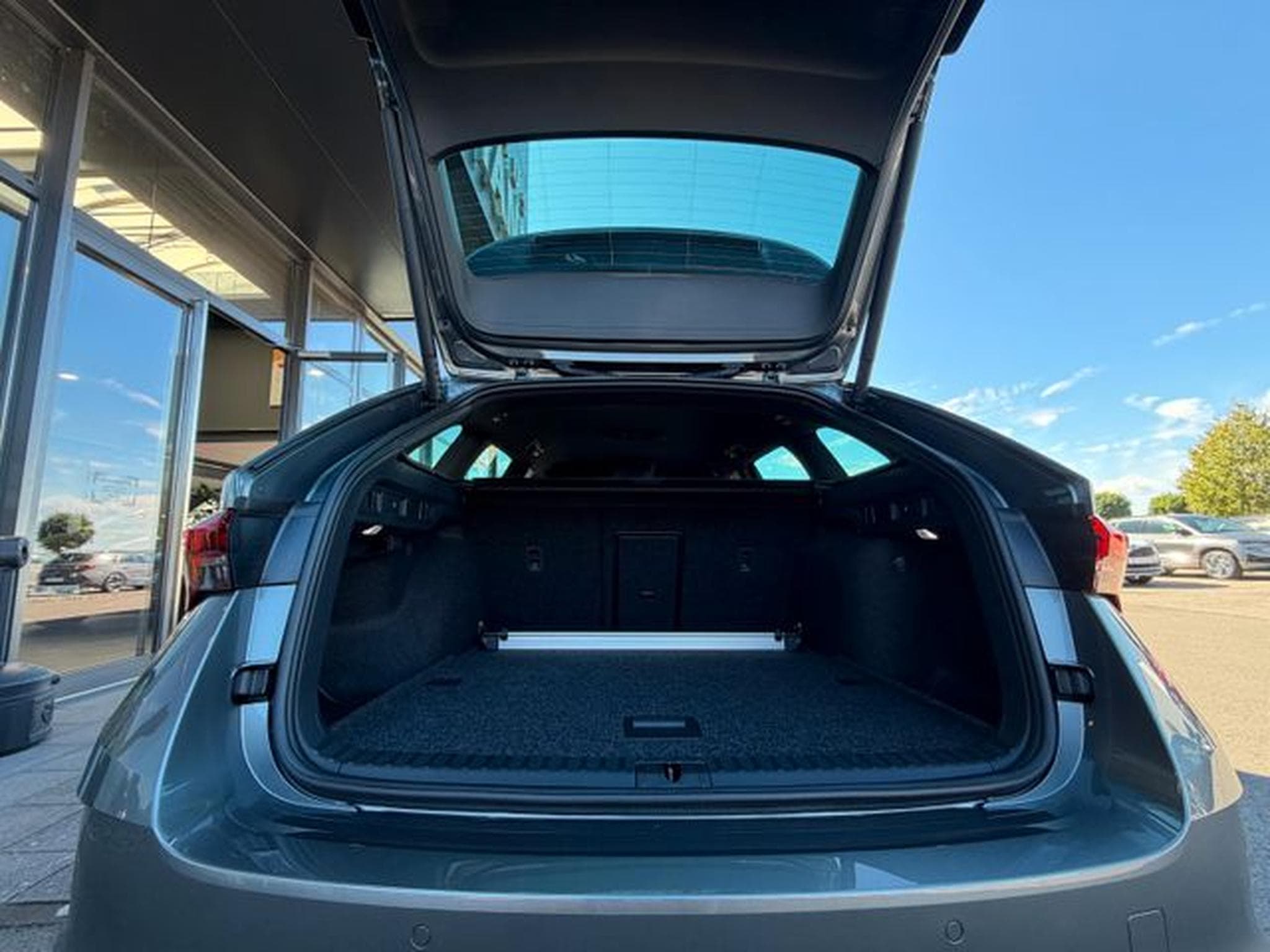 Skoda Octavia Octavia Kombi 2.0TSI RS Facelift Matrix ACC Key (2025) - Foto 13