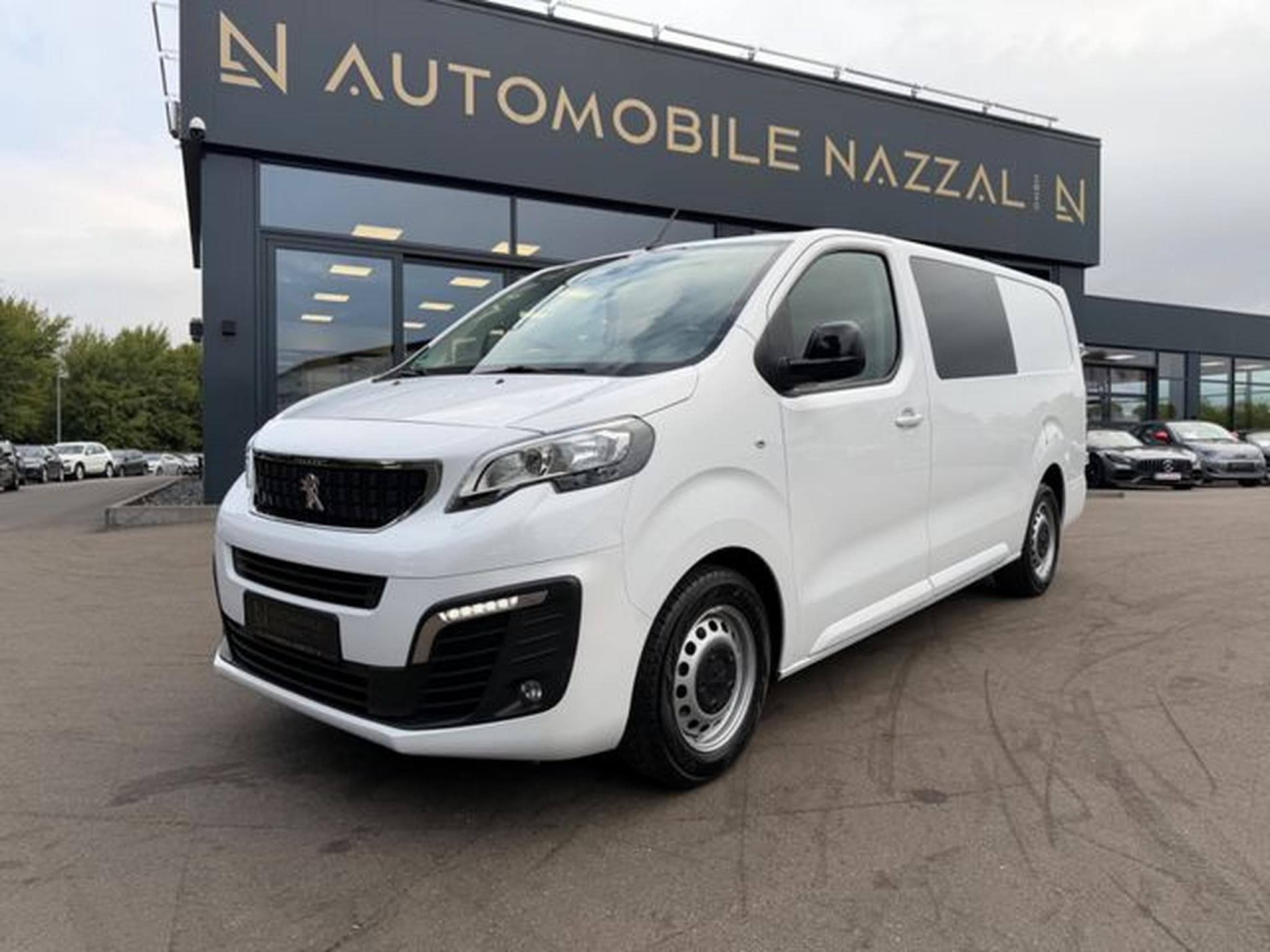 Peugeot Expert EXPERT KASTEN PREMIUM TWINCAB EDTION L3*6.SITZER (2023) - Foto 1