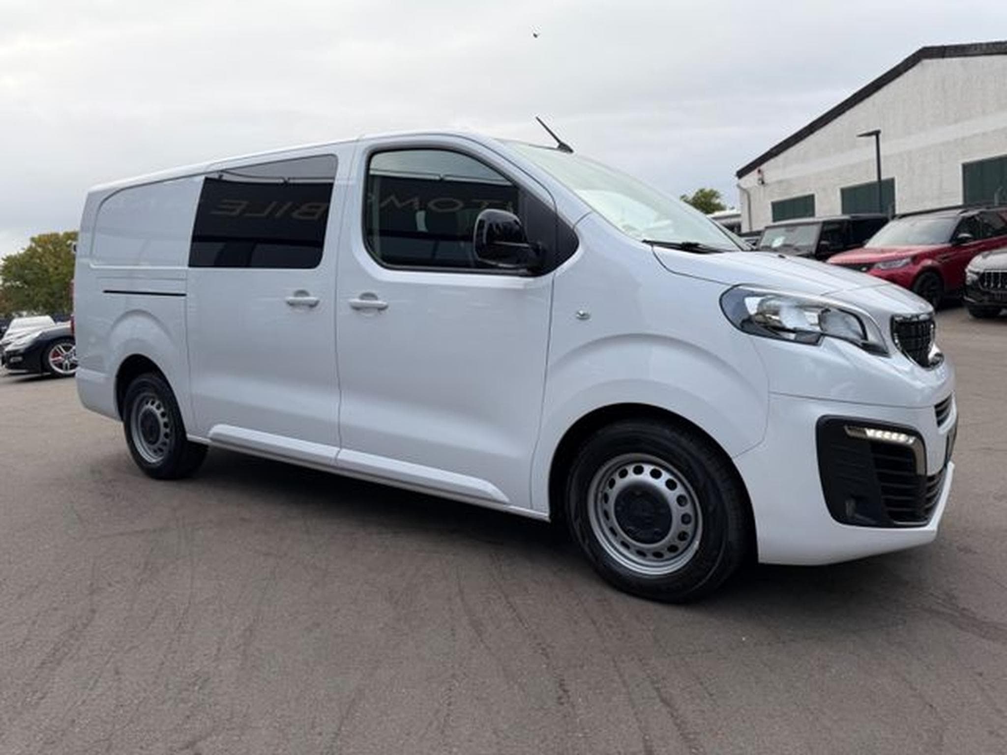 Peugeot Expert EXPERT KASTEN PREMIUM TWINCAB EDTION L3*6.SITZER (2023) - Foto 4