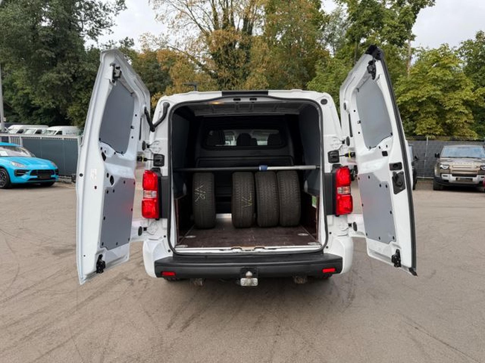 Peugeot Expert EXPERT KASTEN PREMIUM TWINCAB EDTION L3*6.SITZER (2023) - Foto 8