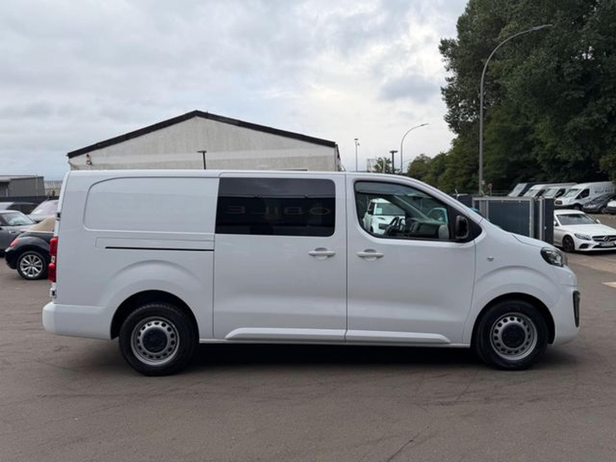 Peugeot Expert EXPERT KASTEN PREMIUM TWINCAB EDTION L3*6.SITZER (2023) - Foto 15