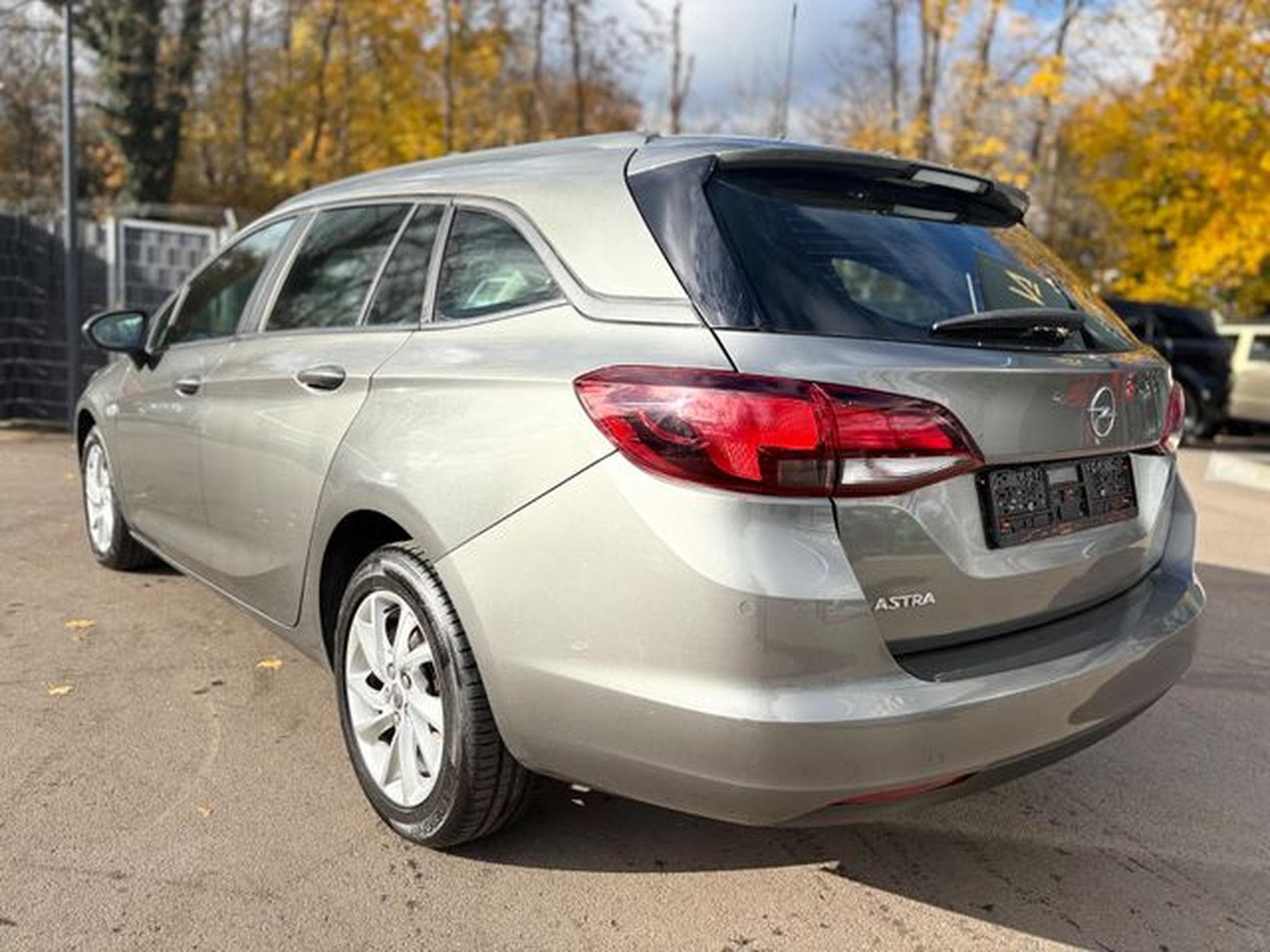 Opel Astra ASTRA K SPORTS TOURER EDITION*AUT*PDC*NAVI*1.HD* (2020) - Foto 9