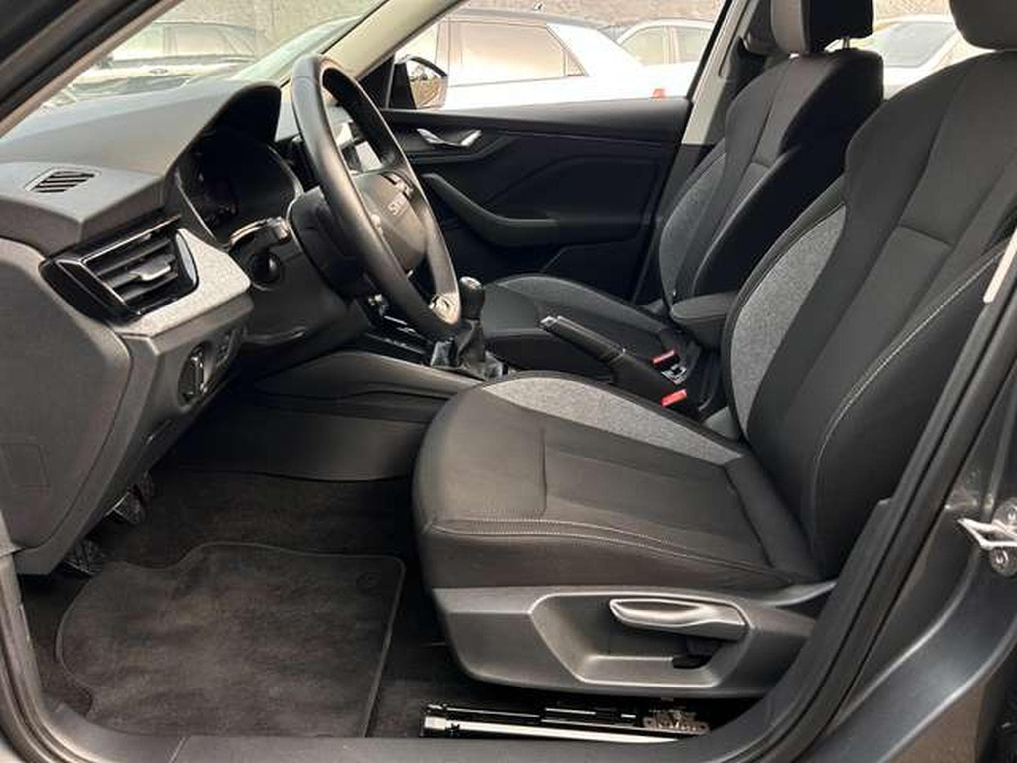 Skoda Kamiq 1.5 TSI 150 ACT EDITION (2025) - Photo 13