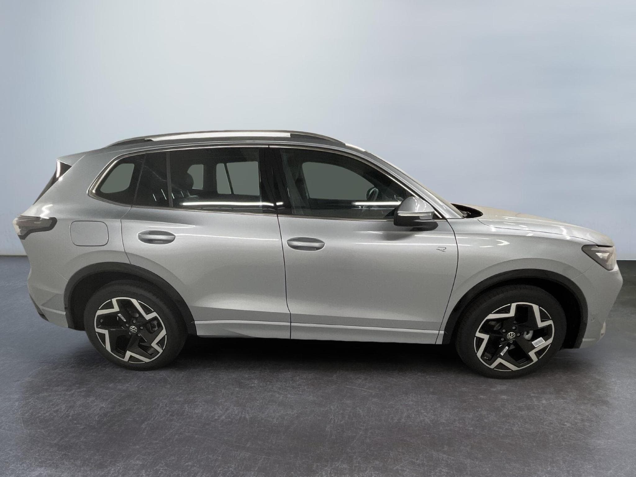 VW Tiguan R-Line (2026) - Photo 8