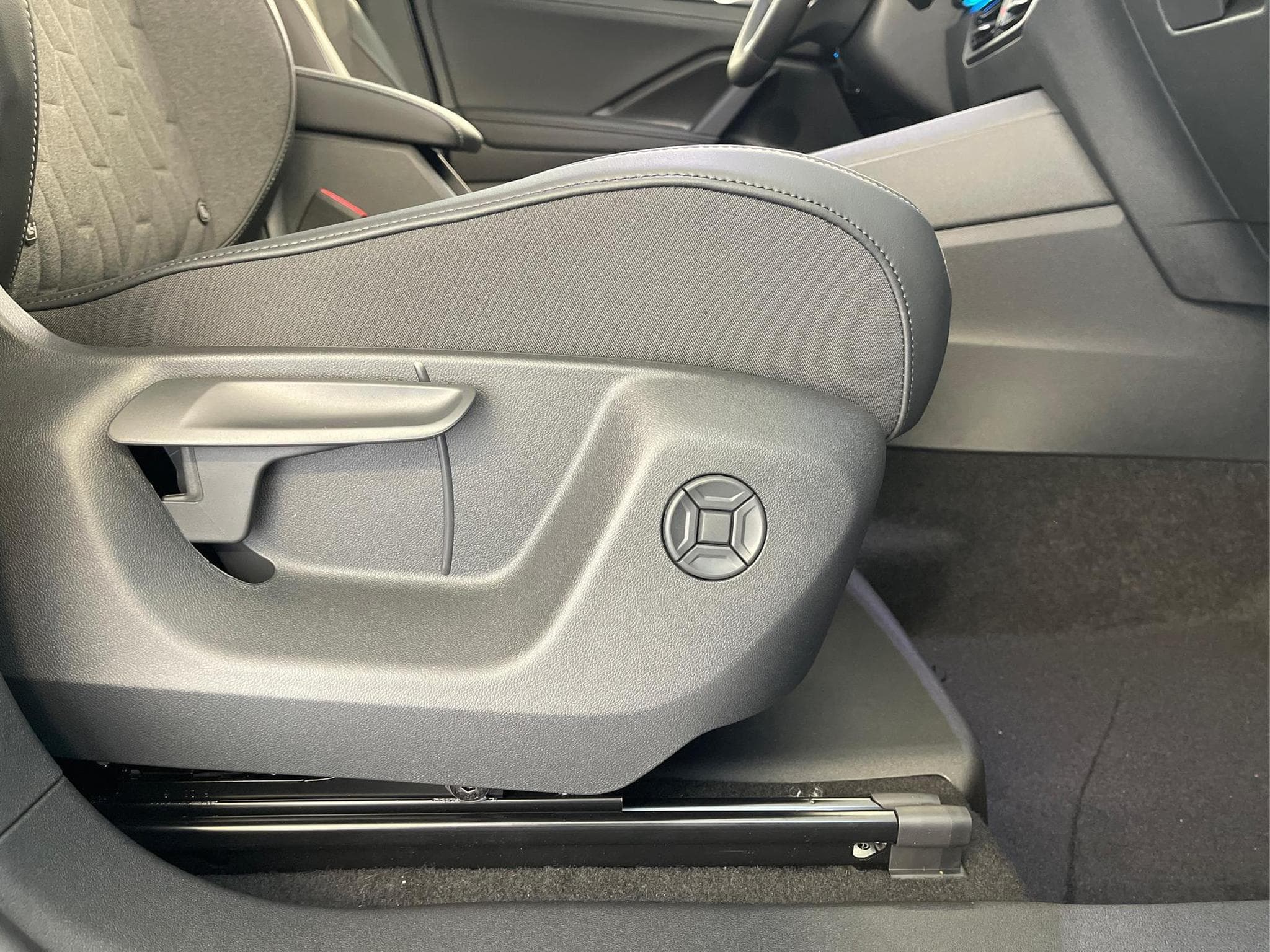 VW Tiguan LIFE (2026) - Photo 15