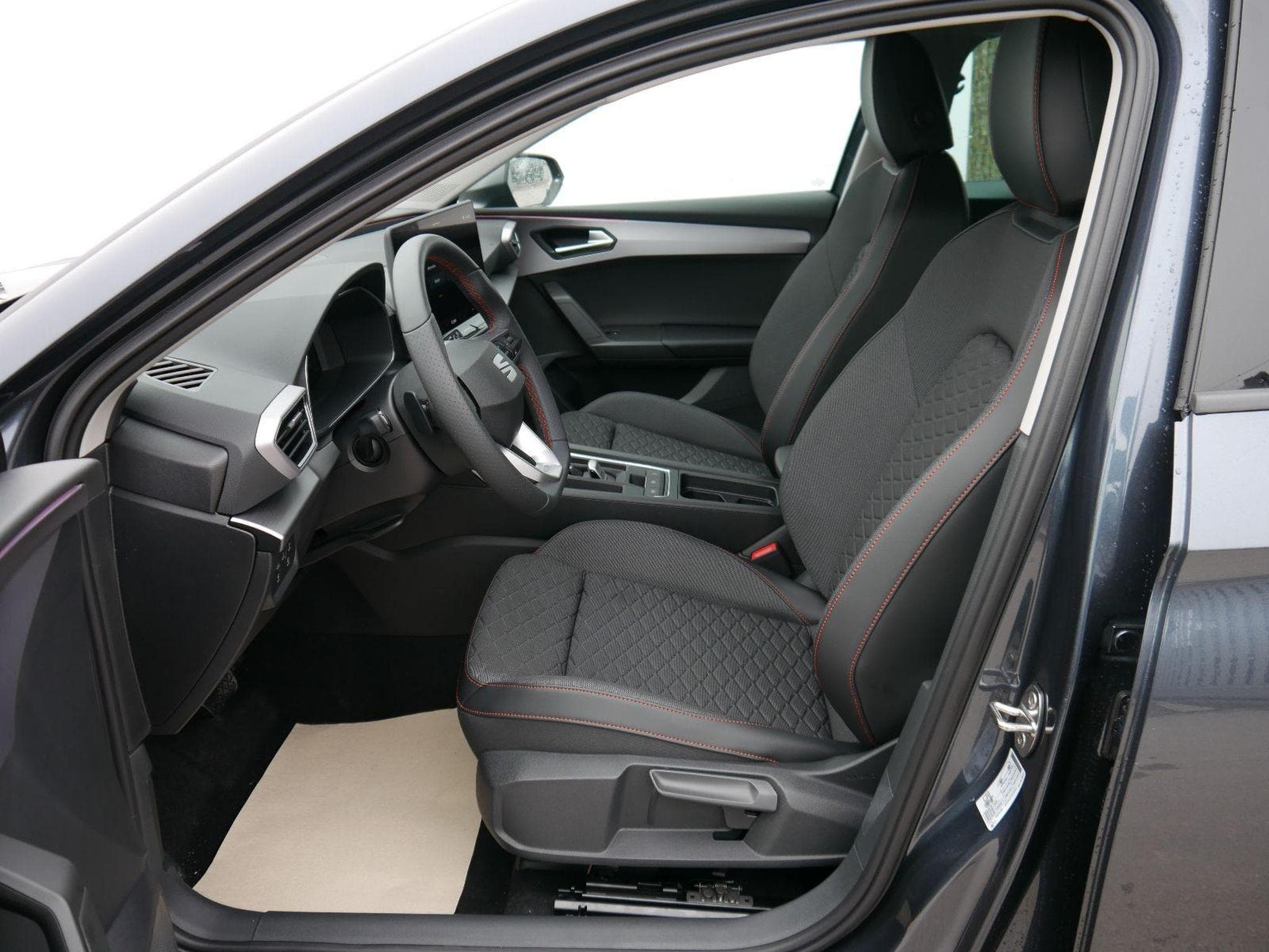 Seat Leon FR 1.5 eTSI DSG (2026) - Foto 8