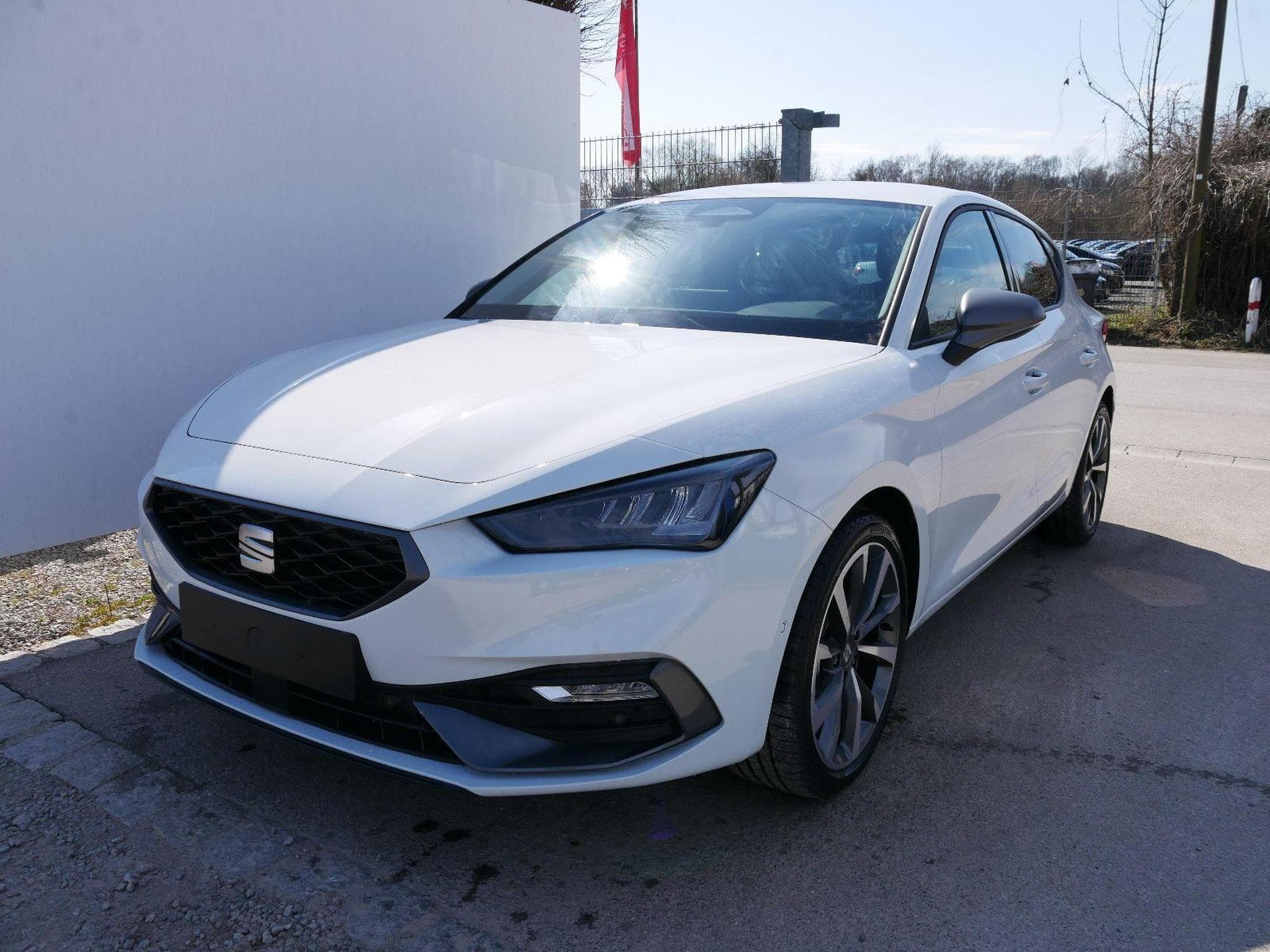 Seat Leon FR 1.5 eTSI DSG (2026) - Foto 1