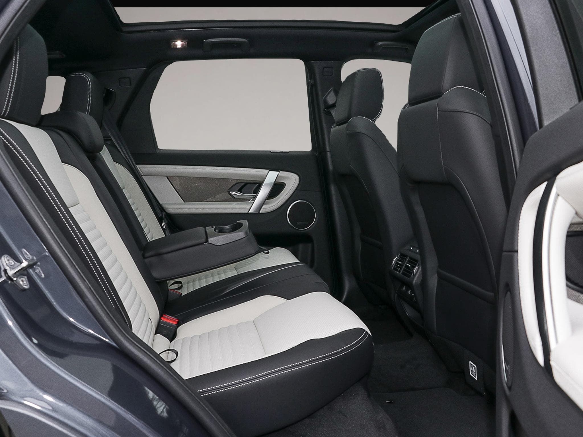 Land-Rover Discovery Sport (2026) - Photo 8
