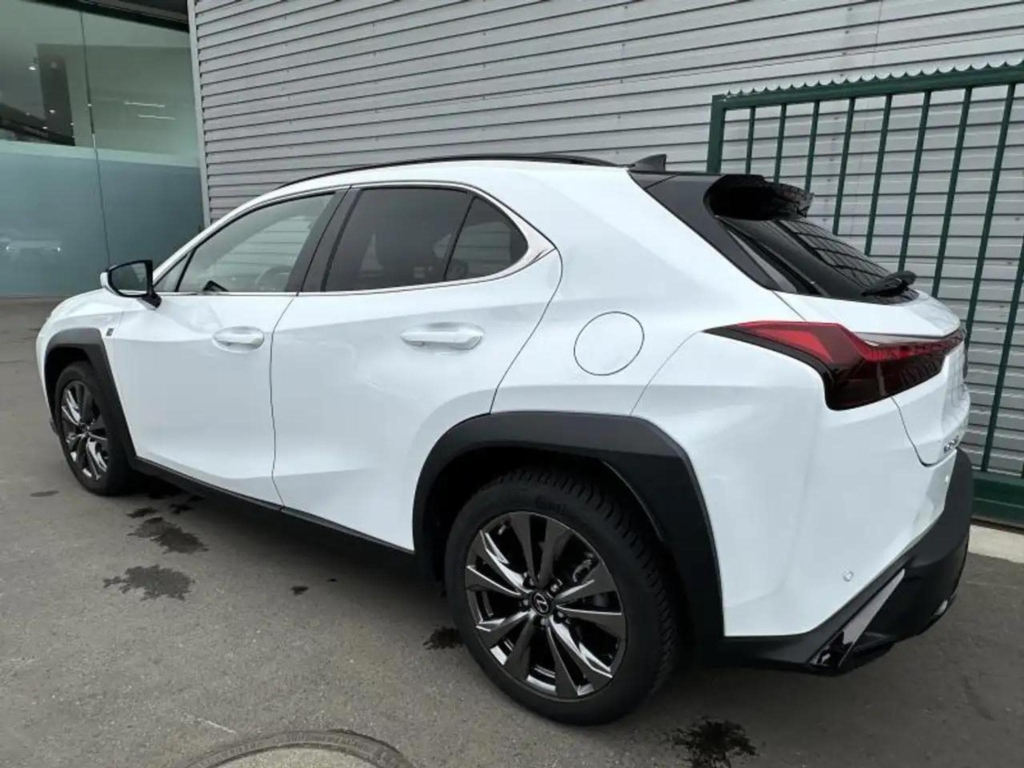 Lexus UX (2023) - Photo 25