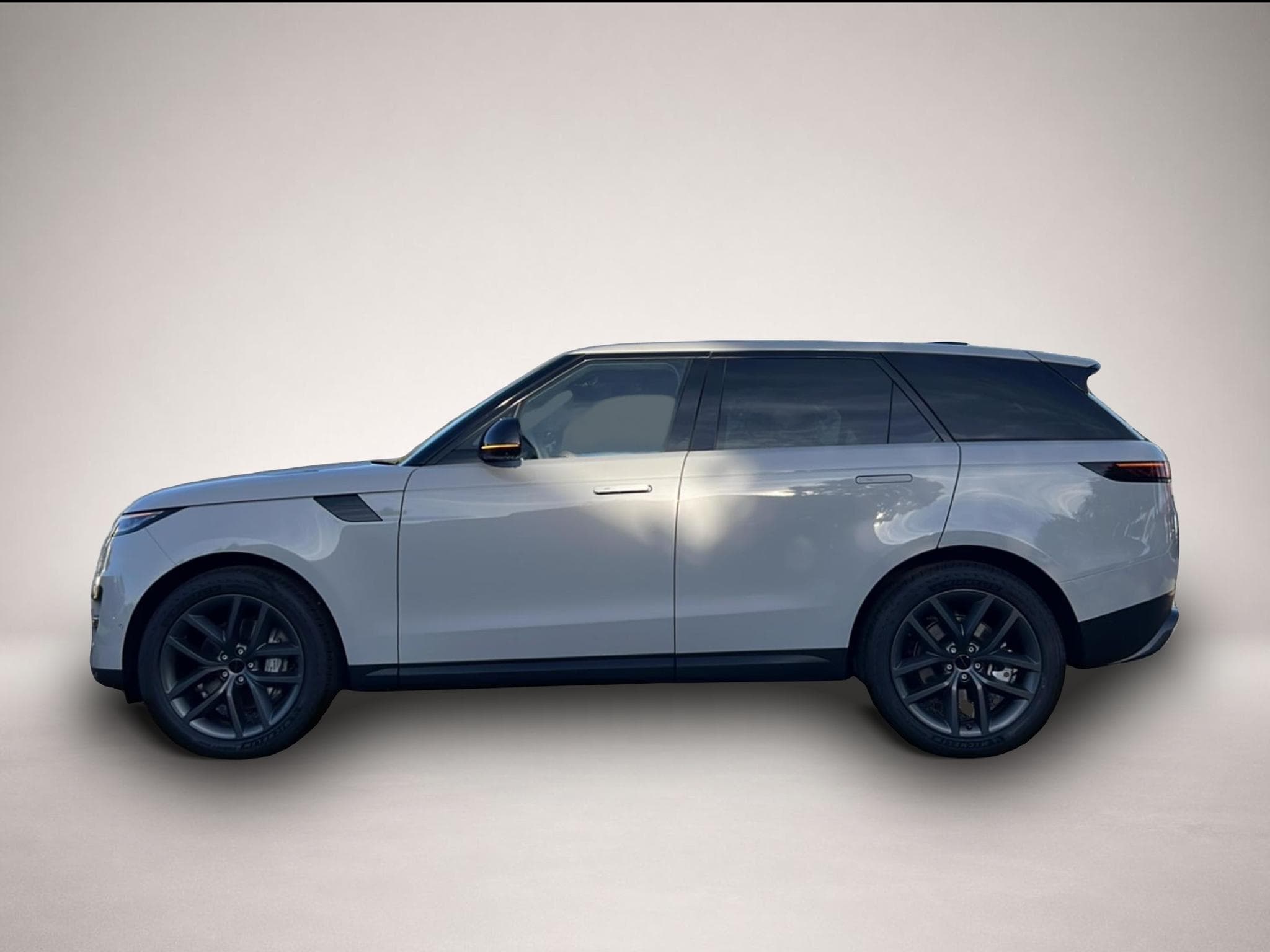 Land-Rover Discovery Sport (2026) - Photo 6